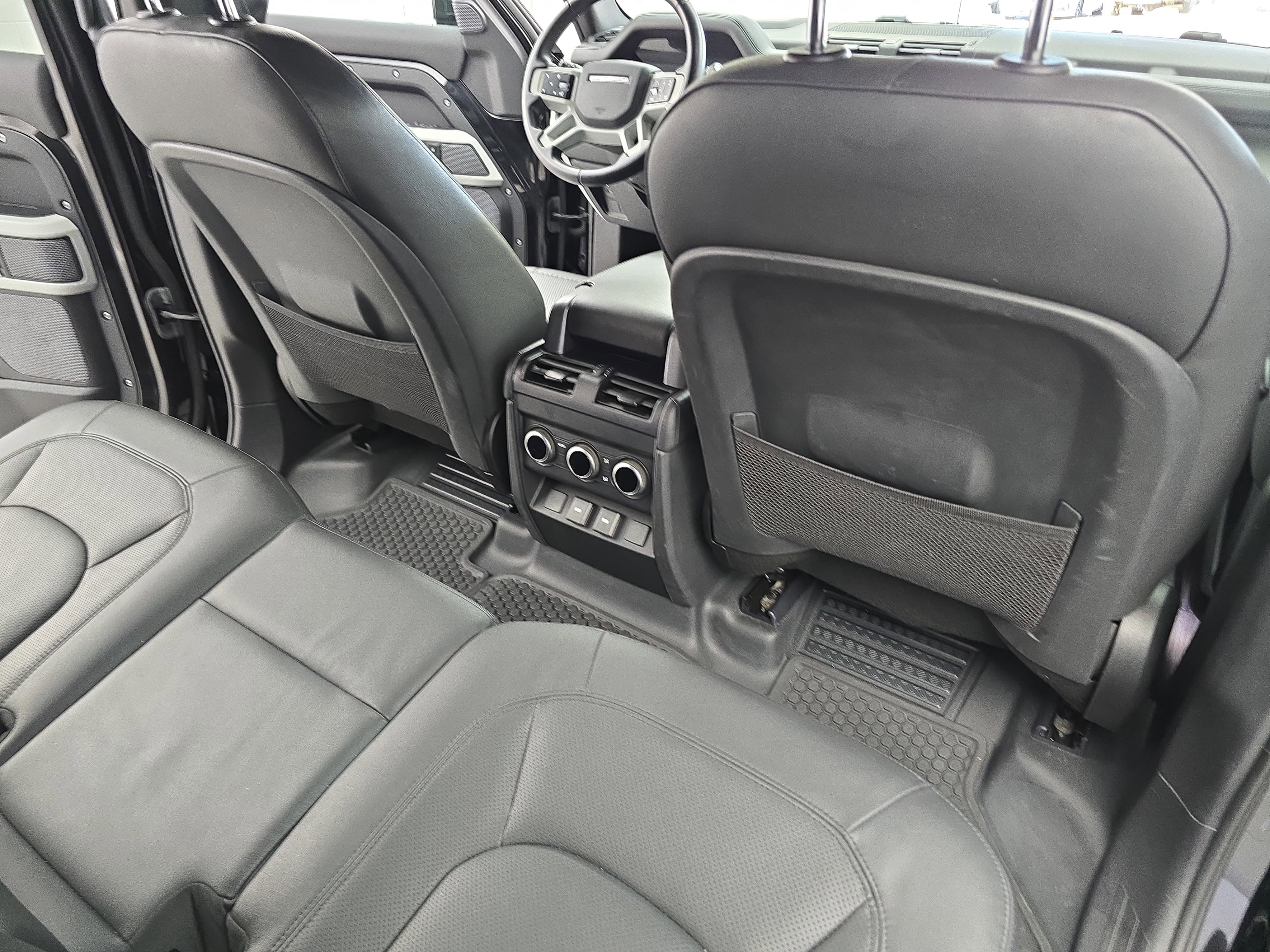 2024 Land Rover Defender SE