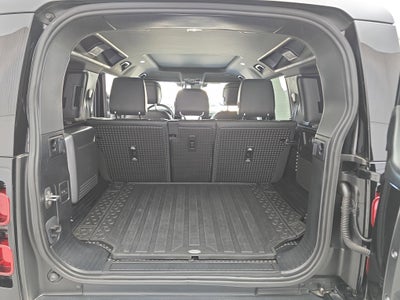 2024 Land Rover Defender SE
