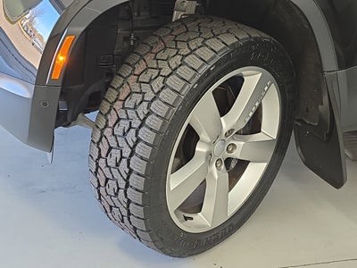 2024 Land Rover Defender SE