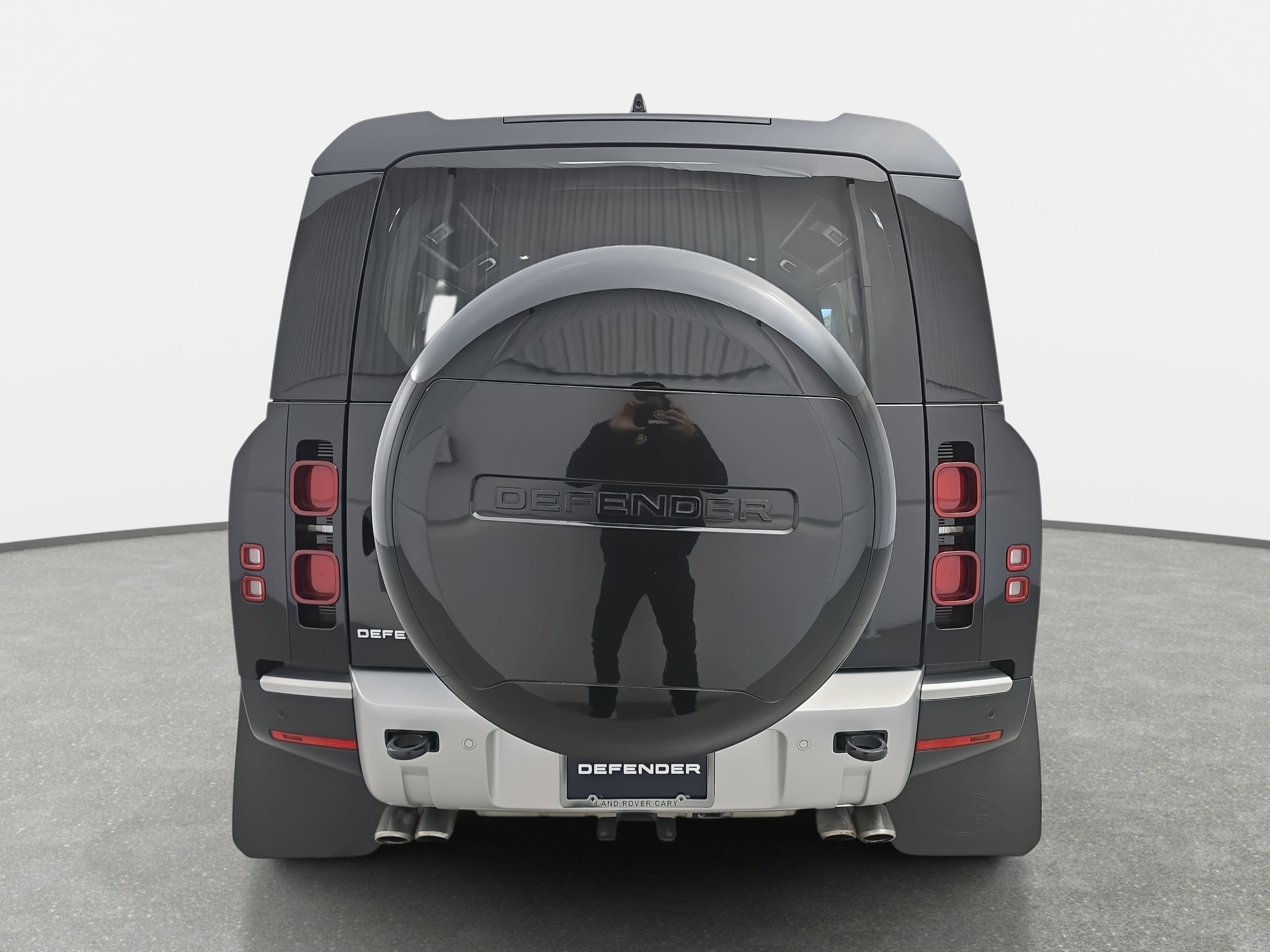 2024 Land Rover Defender SE