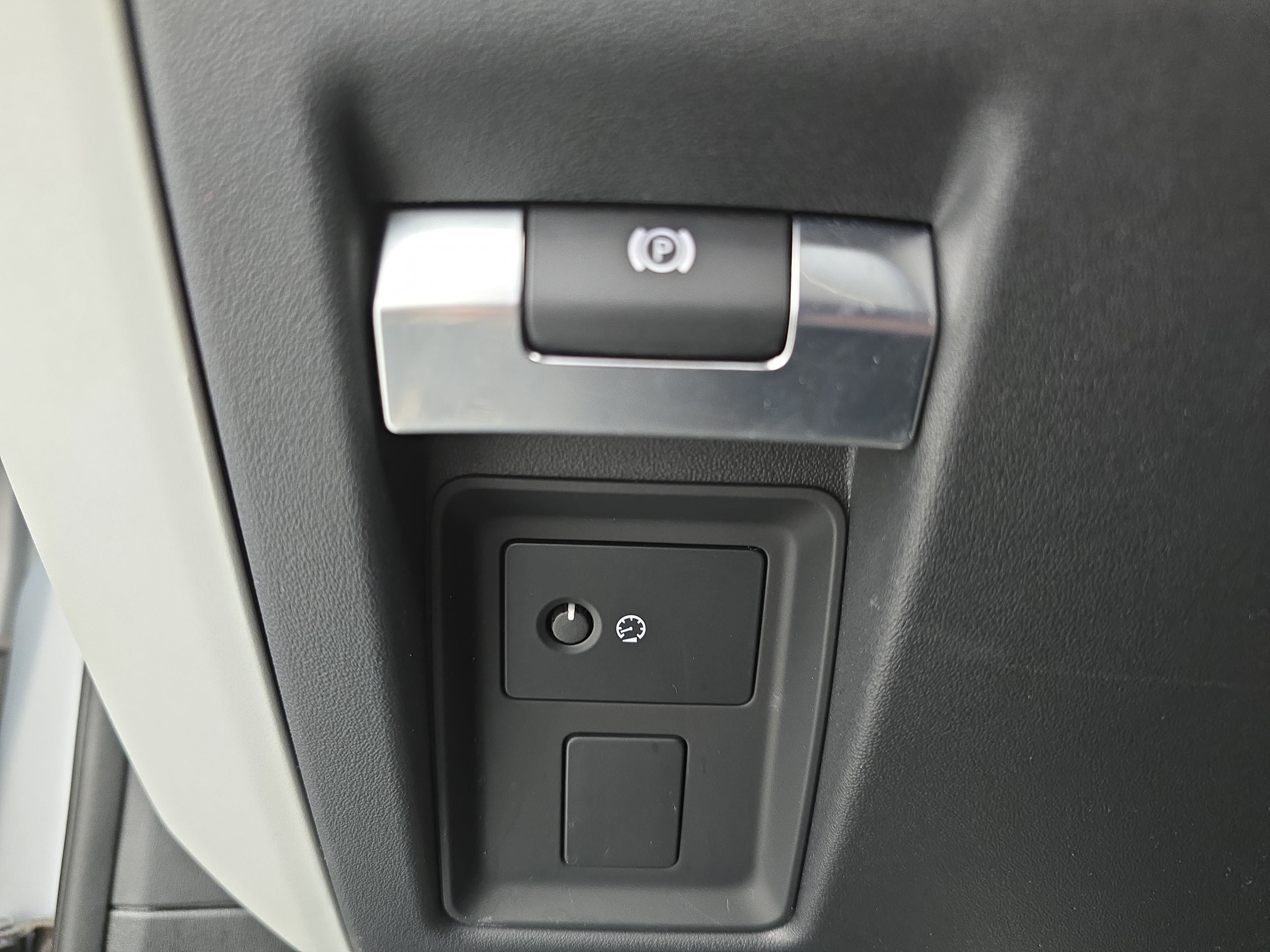 2021 Land Rover Defender First Edition