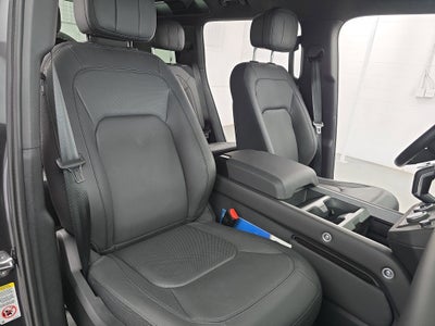 2025 Land Rover Defender V8