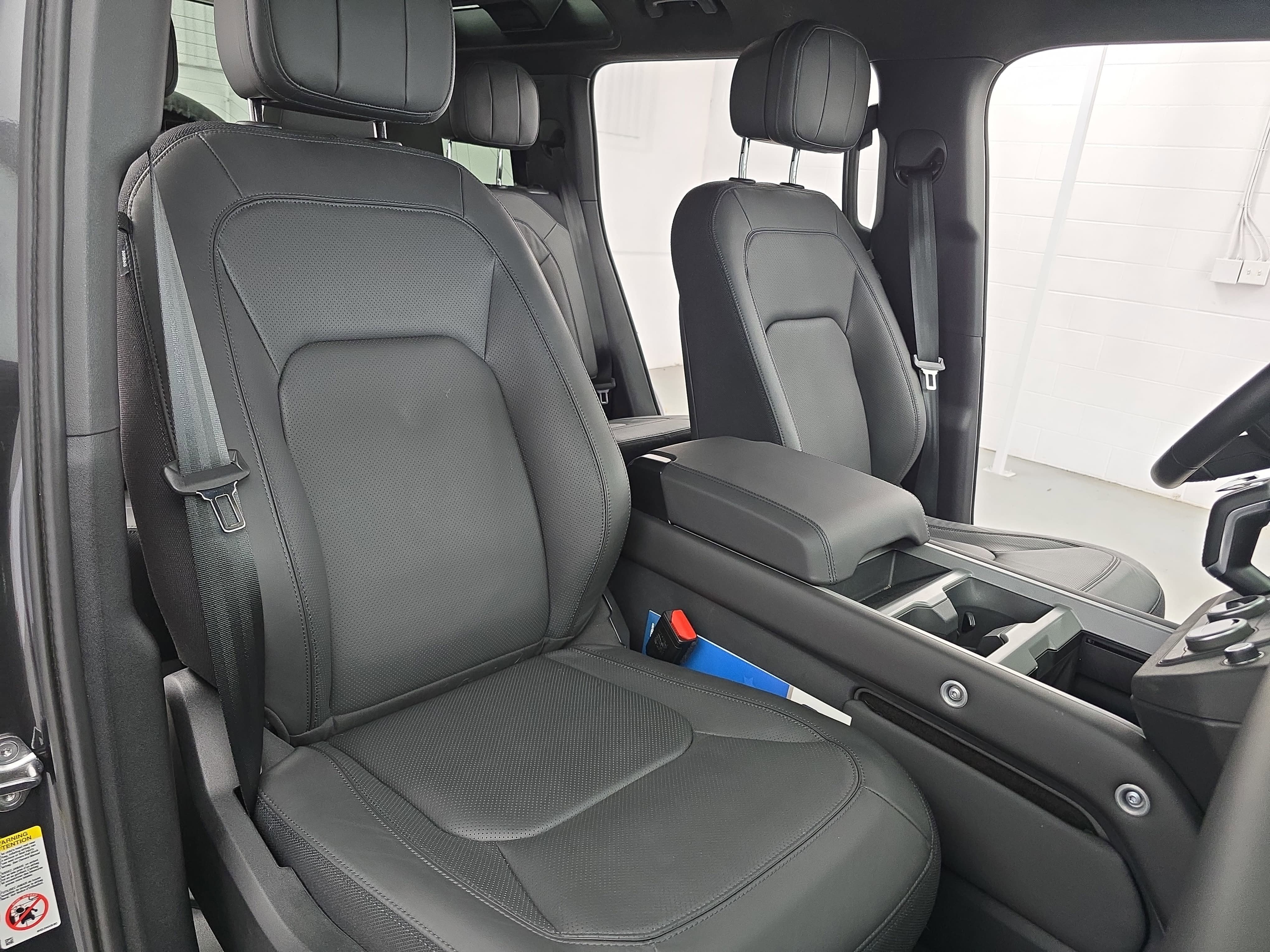 2025 Land Rover Defender V8