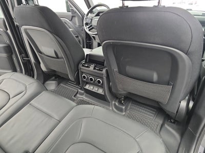 2025 Land Rover Defender V8
