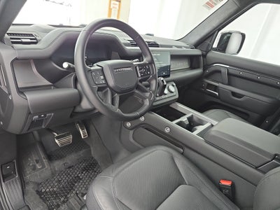 2025 Land Rover Defender V8