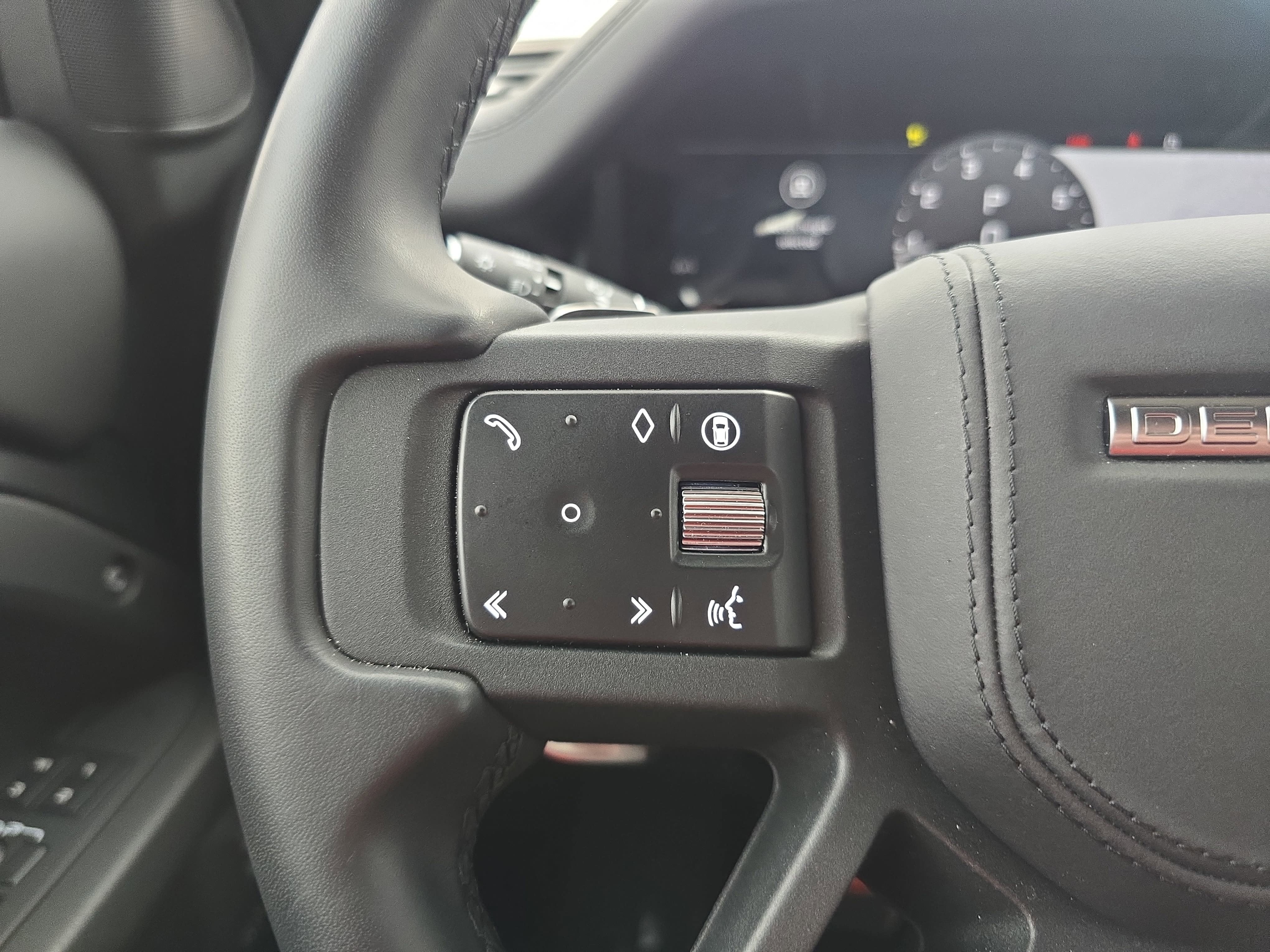 2025 Land Rover Defender V8