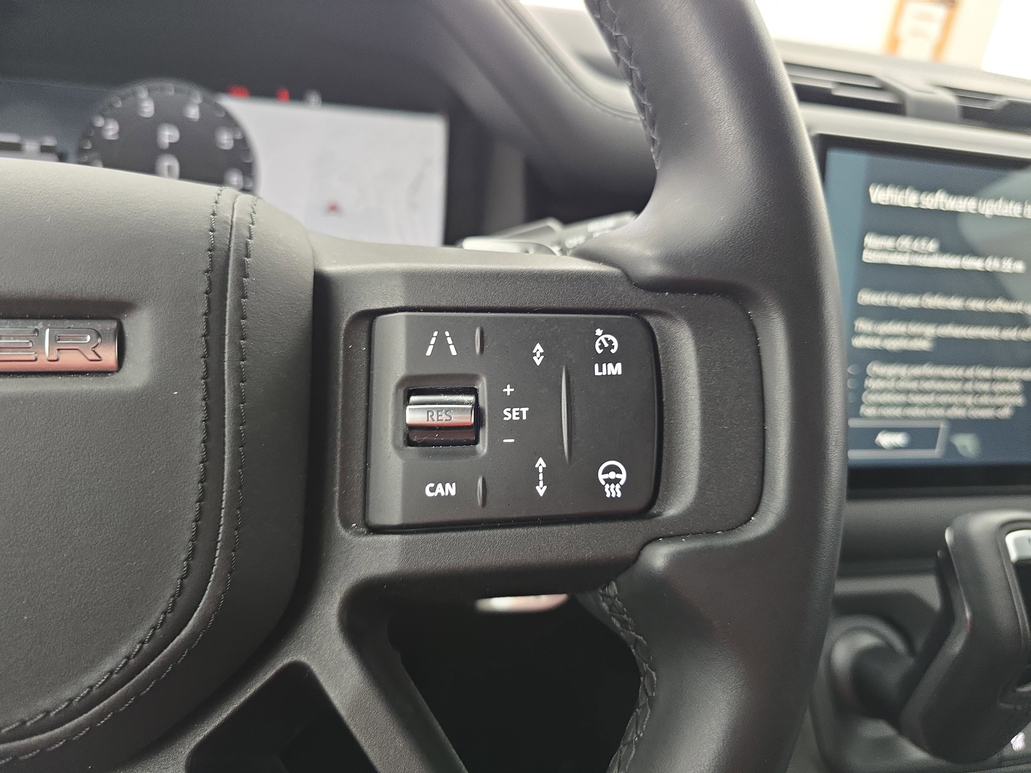 2025 Land Rover Defender V8