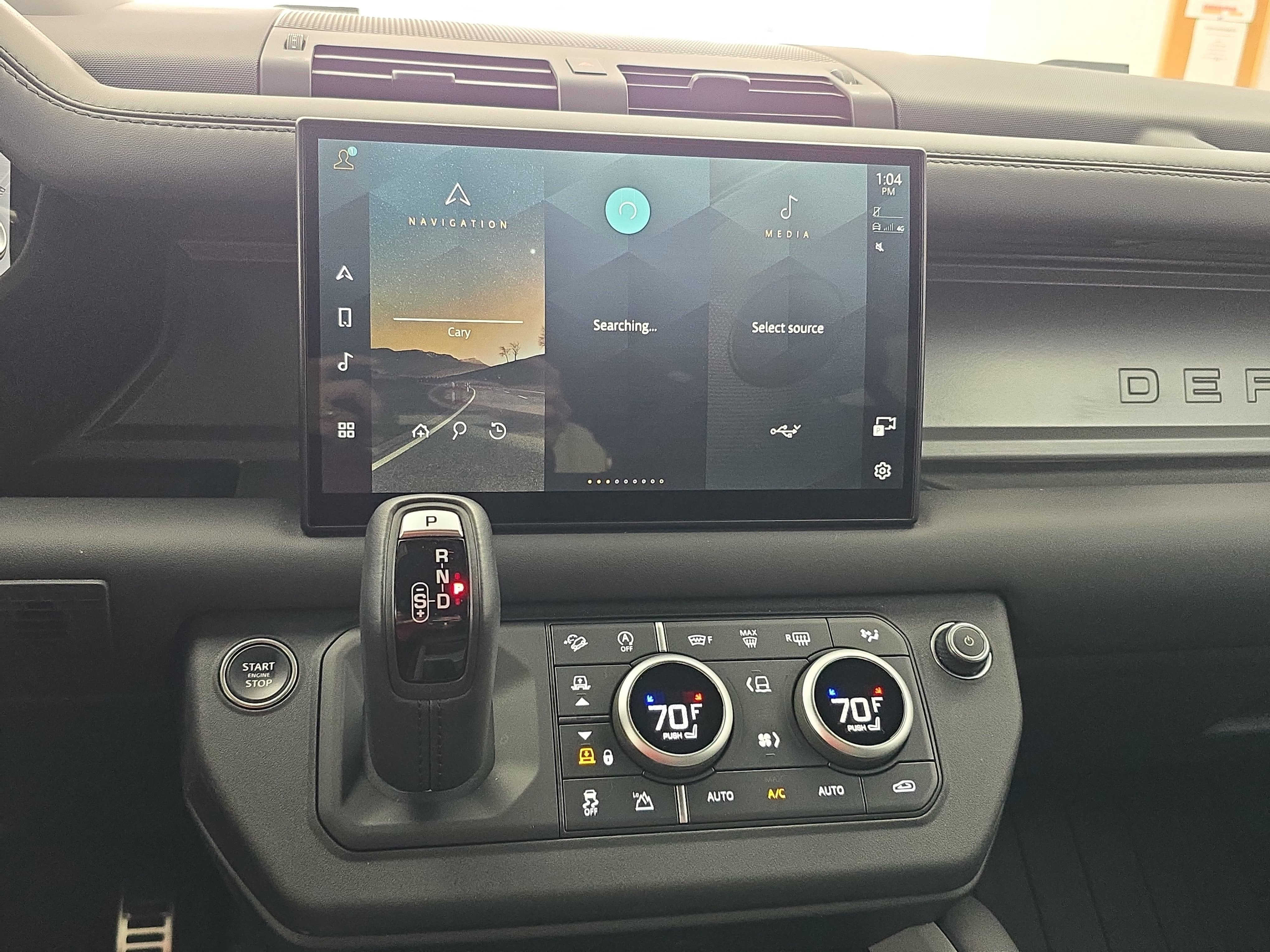 2025 Land Rover Defender V8