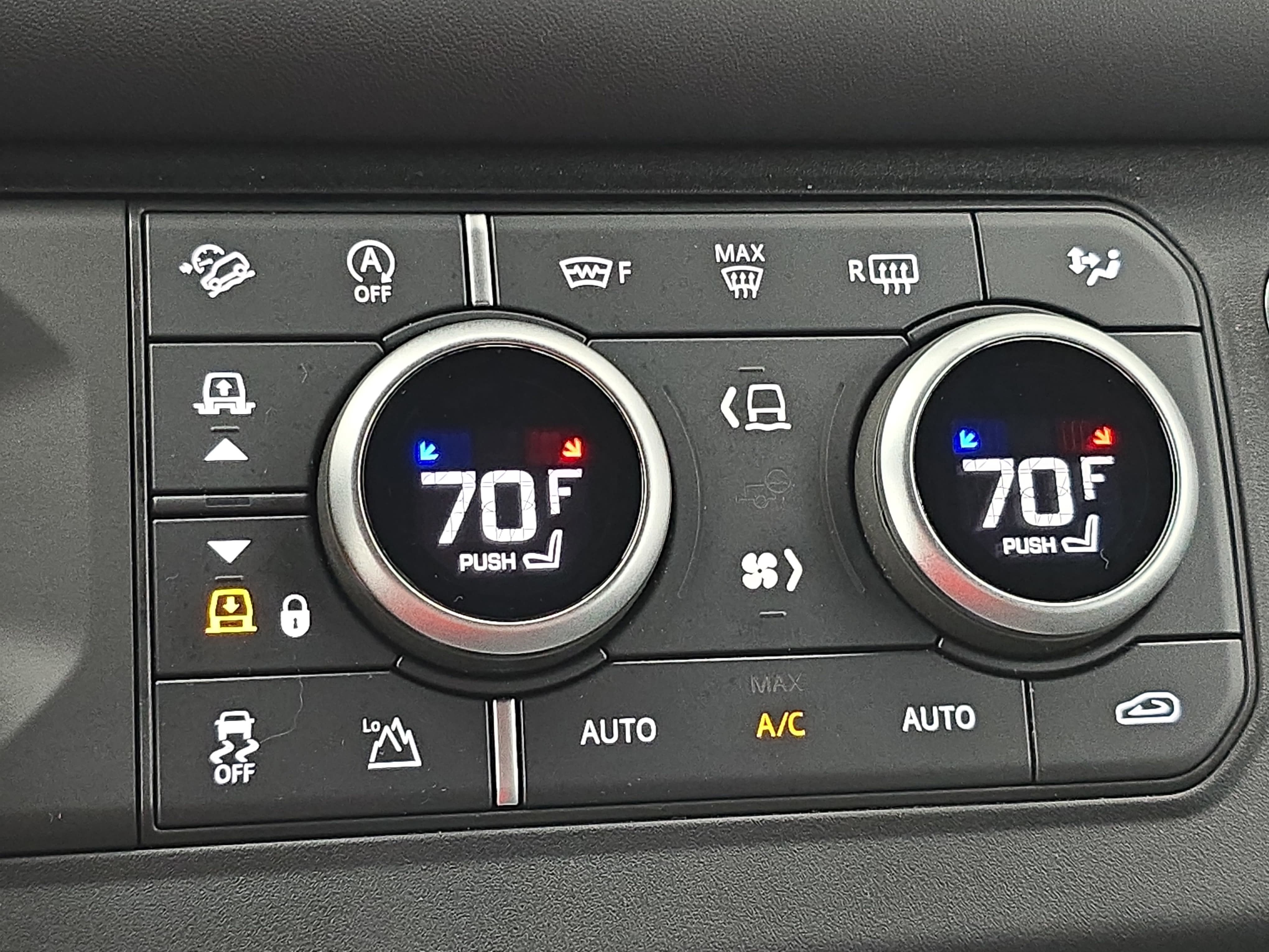 2025 Land Rover Defender V8