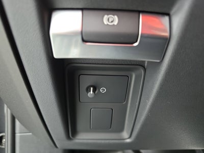 2025 Land Rover Defender V8