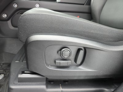 2025 Land Rover Defender V8