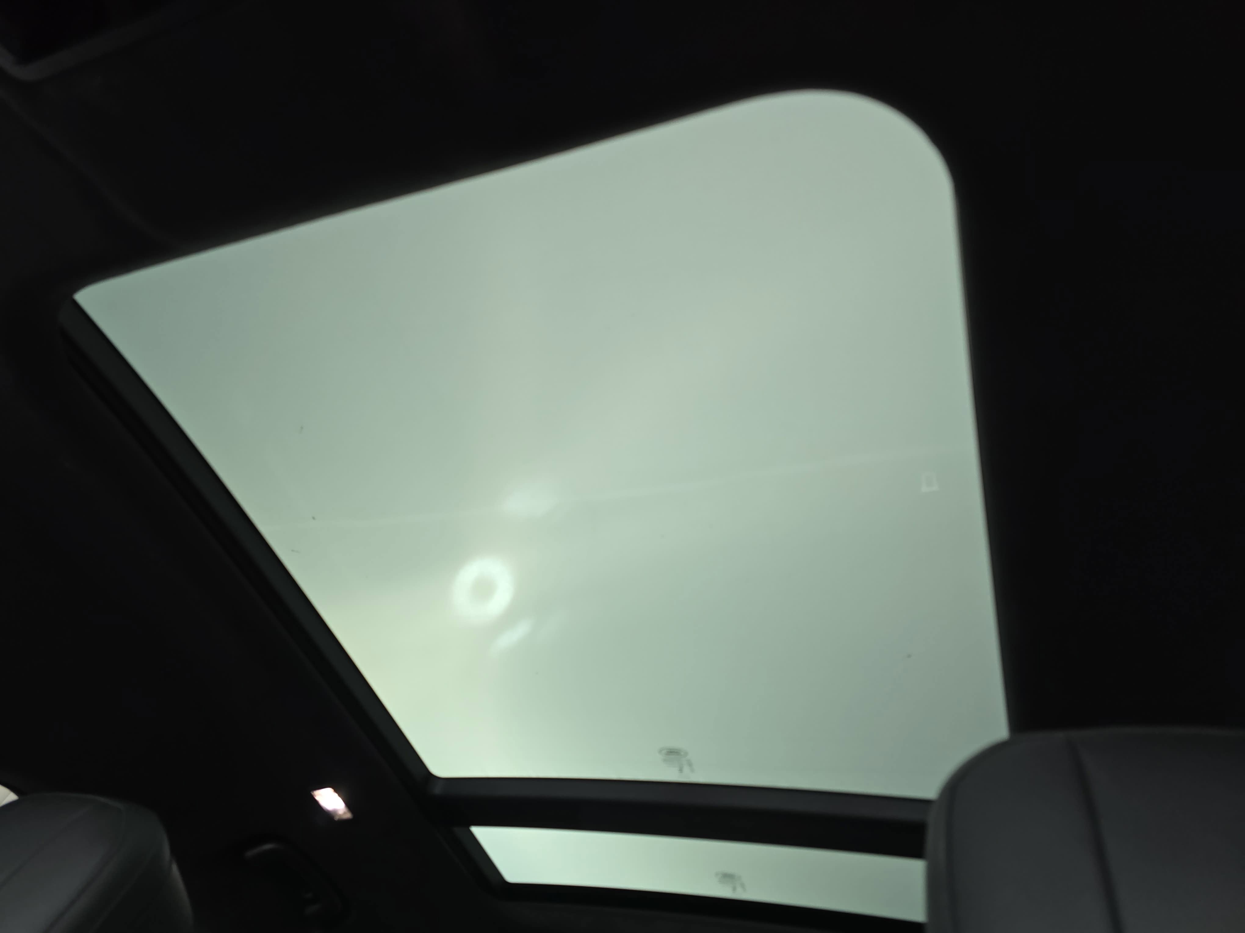 2025 Land Rover Defender V8