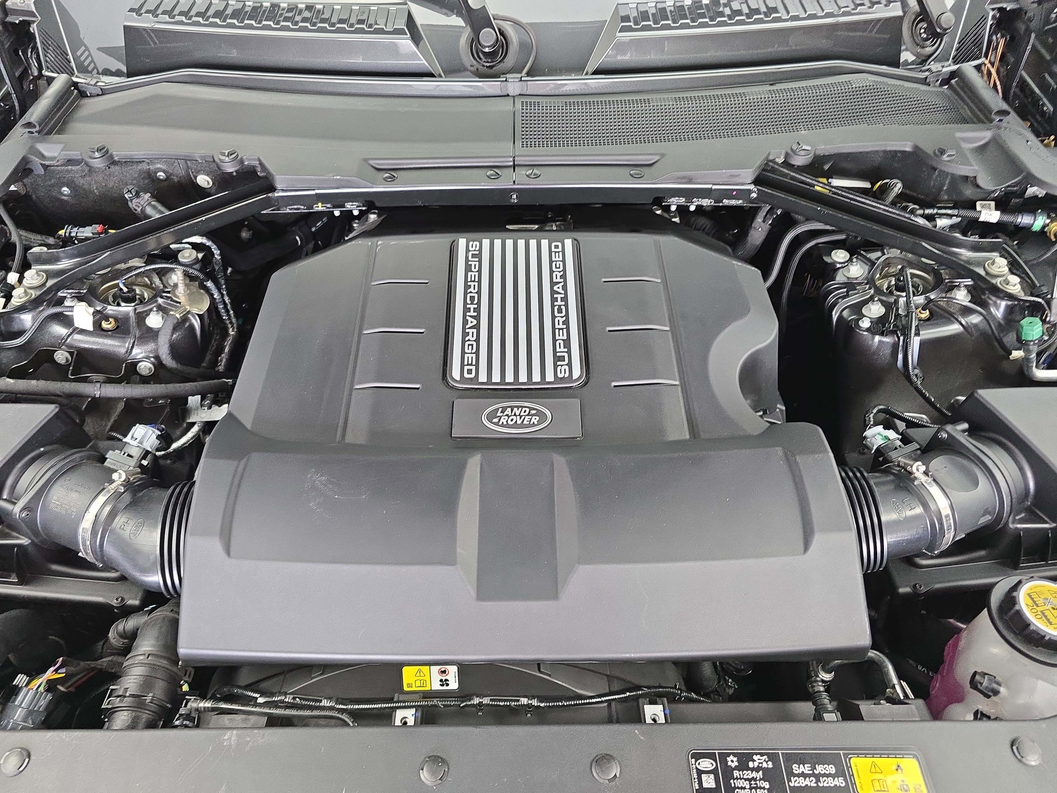 2025 Land Rover Defender V8