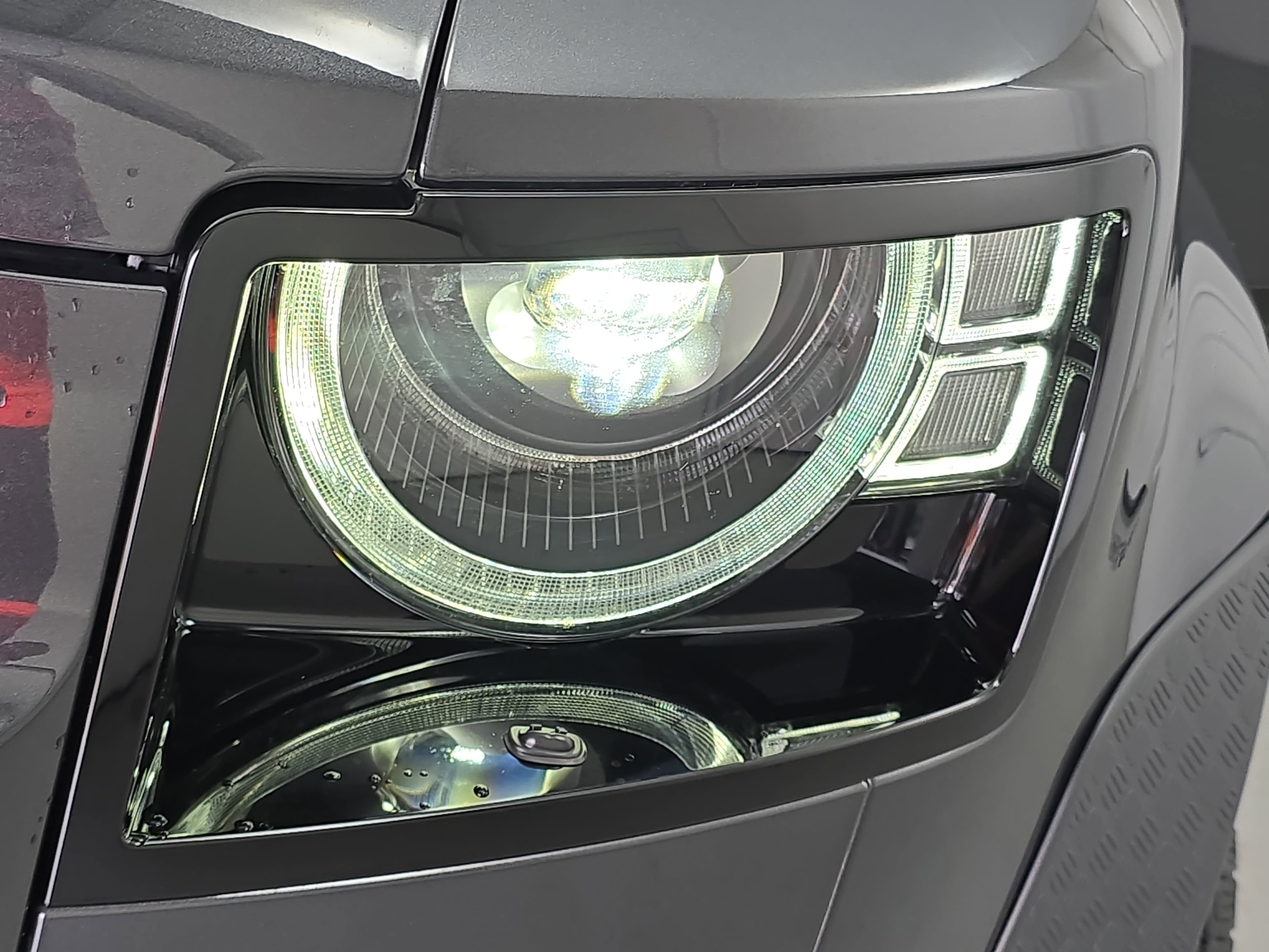 2025 Land Rover Defender V8