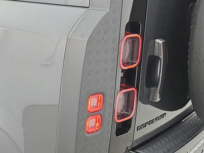 2025 Land Rover Defender V8