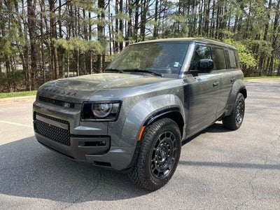 2025 Land Rover Defender V8