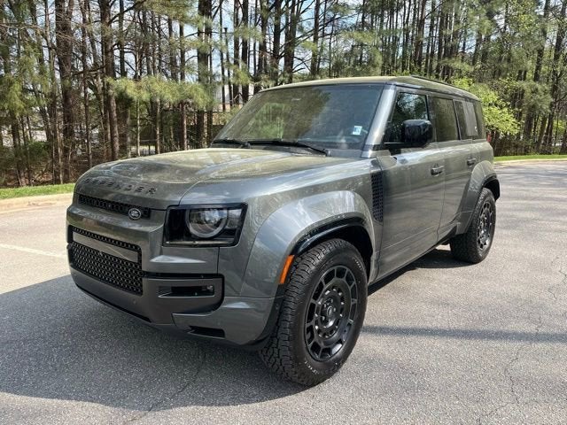 2025 Land Rover Defender V8