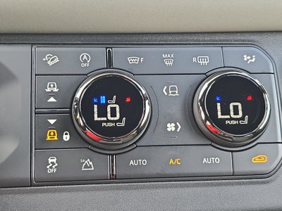 2025 Land Rover Defender OCTA