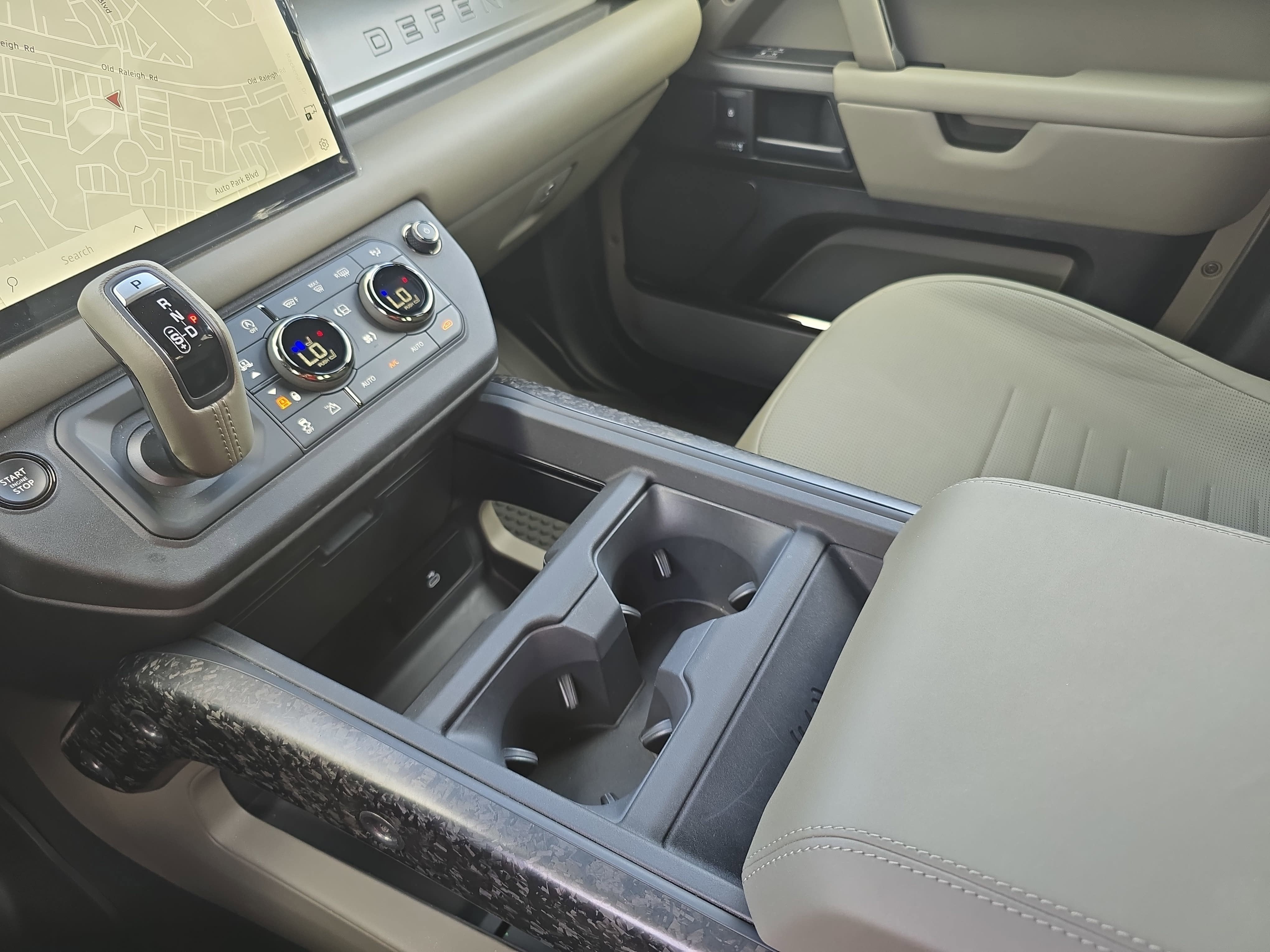 2025 Land Rover Defender OCTA