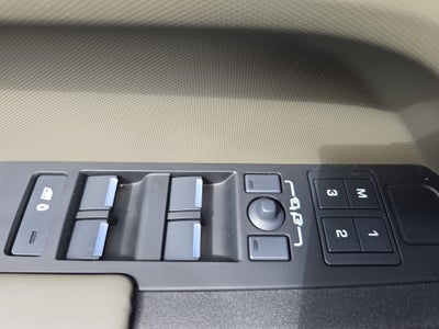 2025 Land Rover Defender OCTA