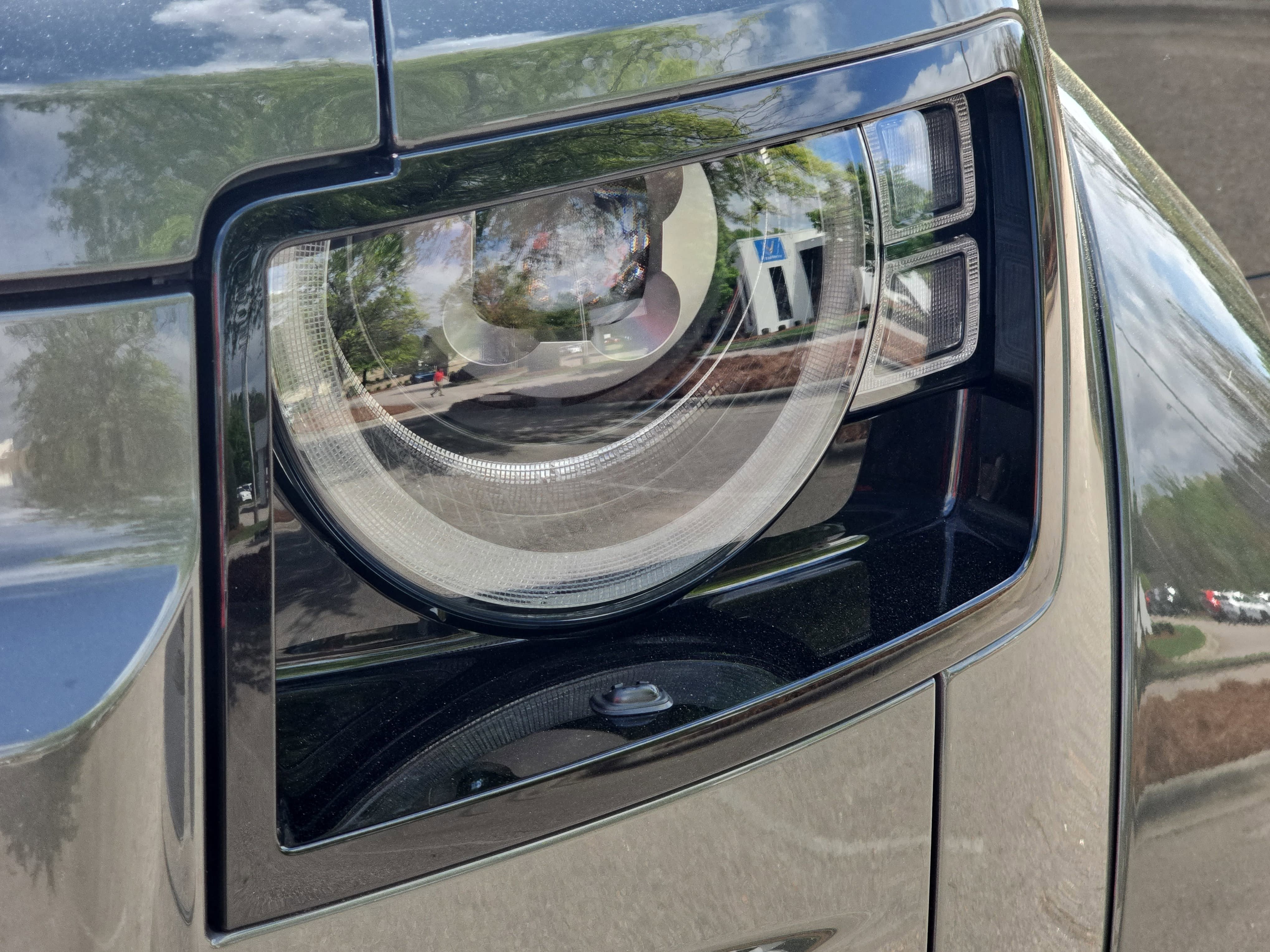 2025 Land Rover Defender OCTA