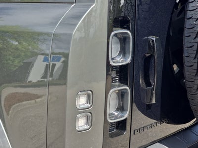 2025 Land Rover Defender OCTA
