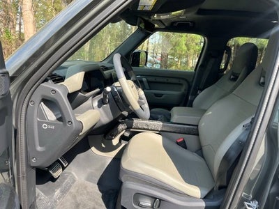 2025 Land Rover Defender V8