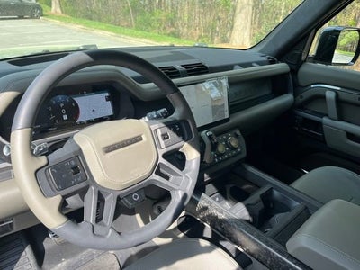 2025 Land Rover Defender V8