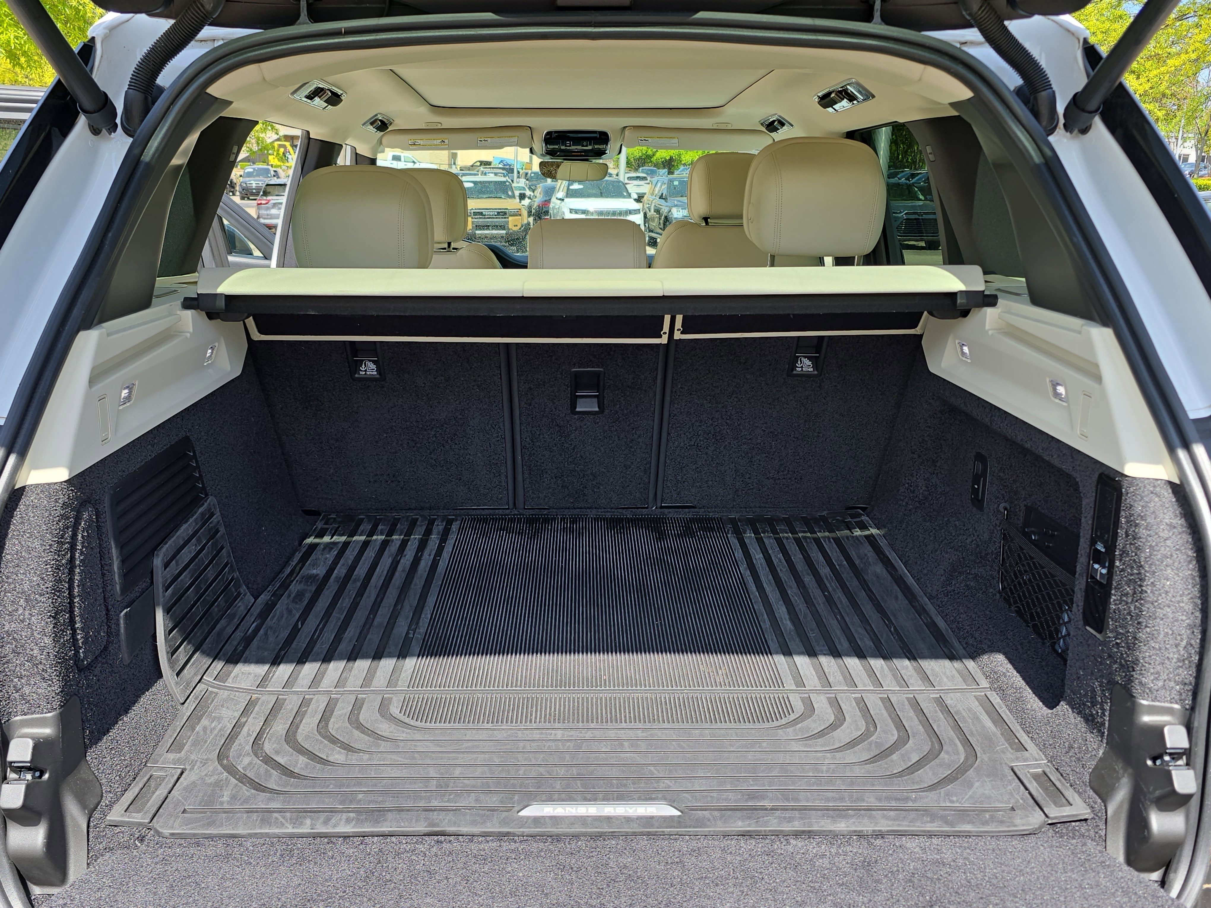 2024 Land Rover Range Rover SE