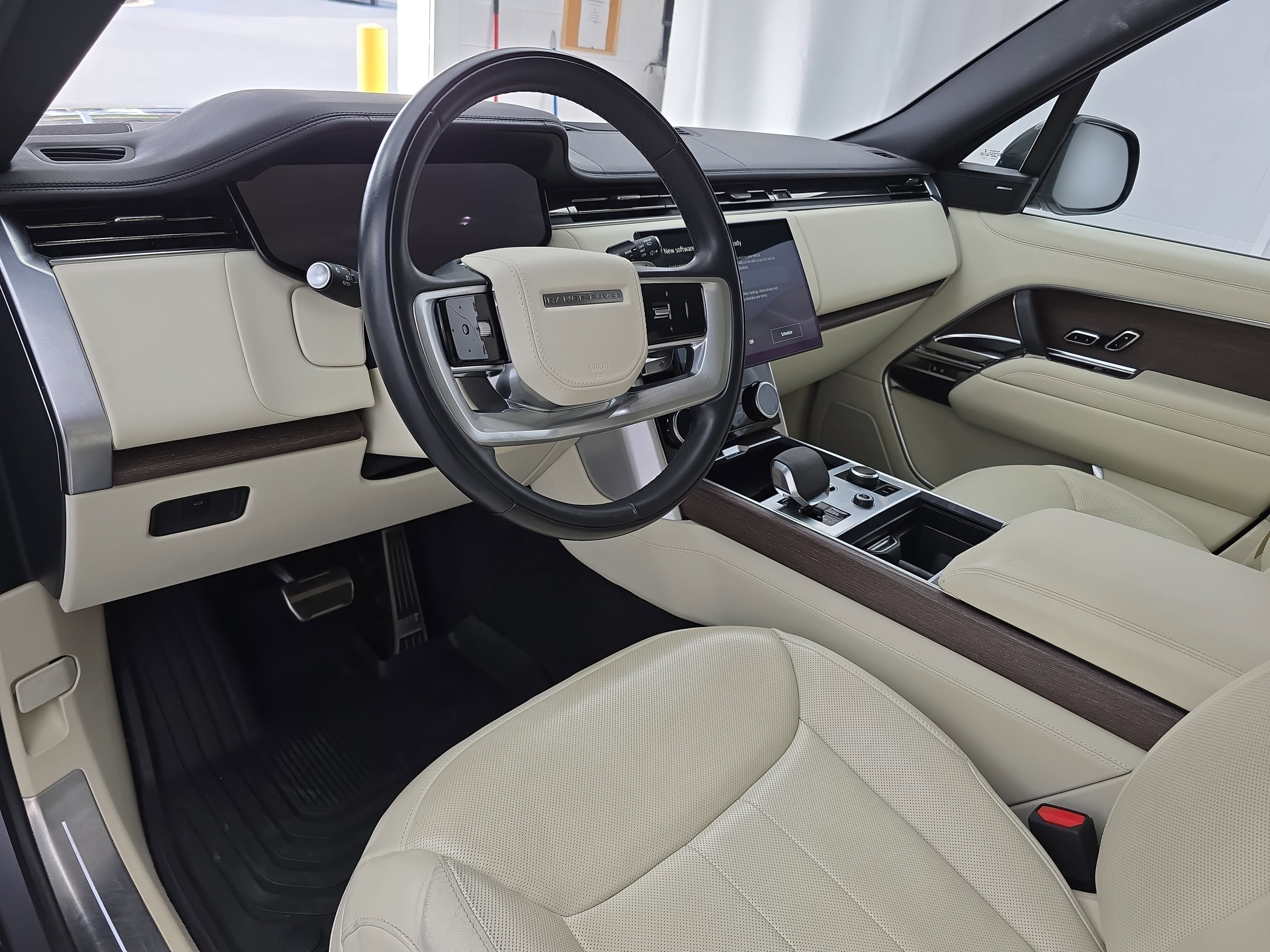 2023 Land Rover Range Rover SE