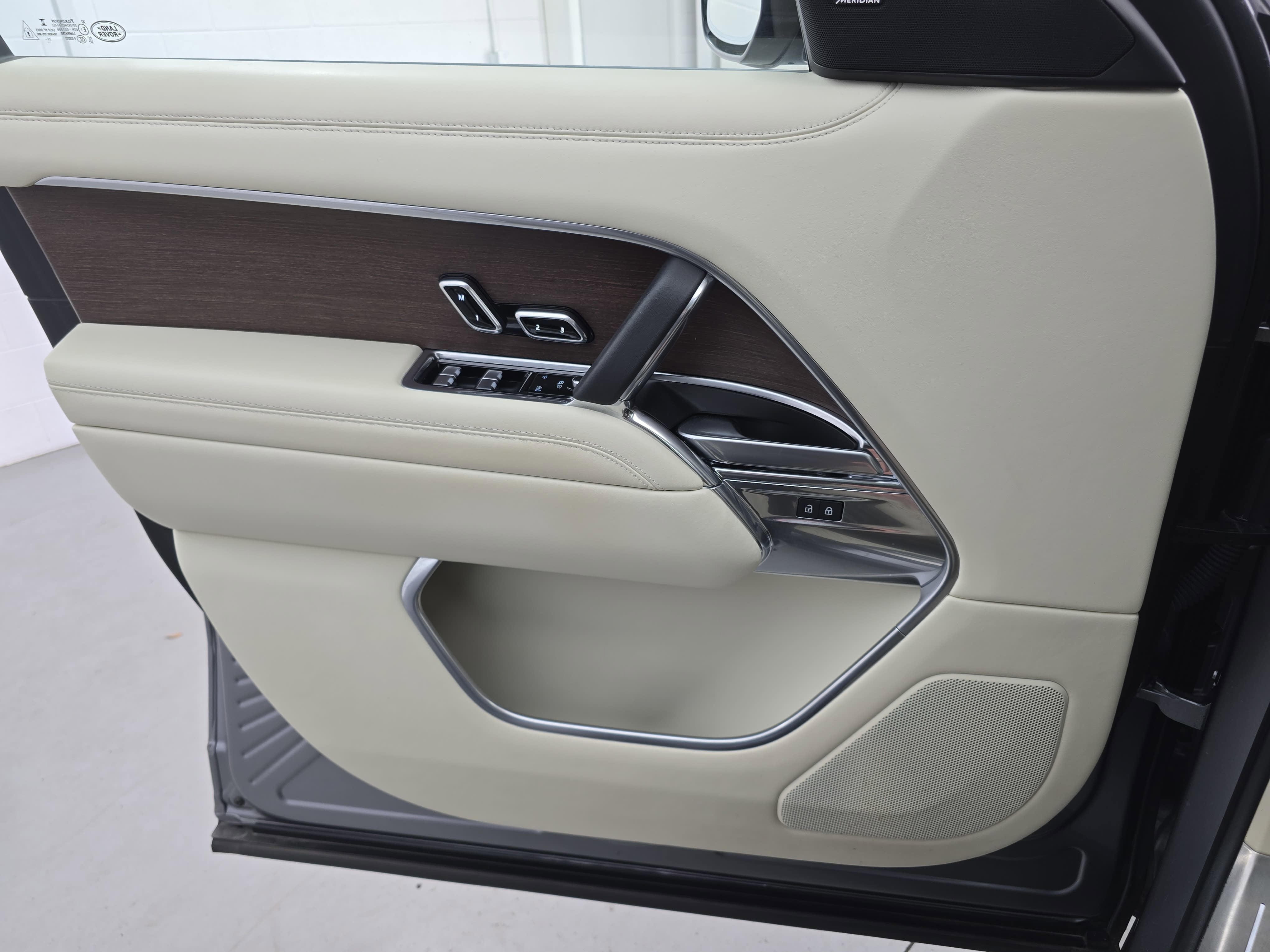 2023 Land Rover Range Rover SE