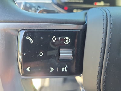 2025 Land Rover Range Rover SE