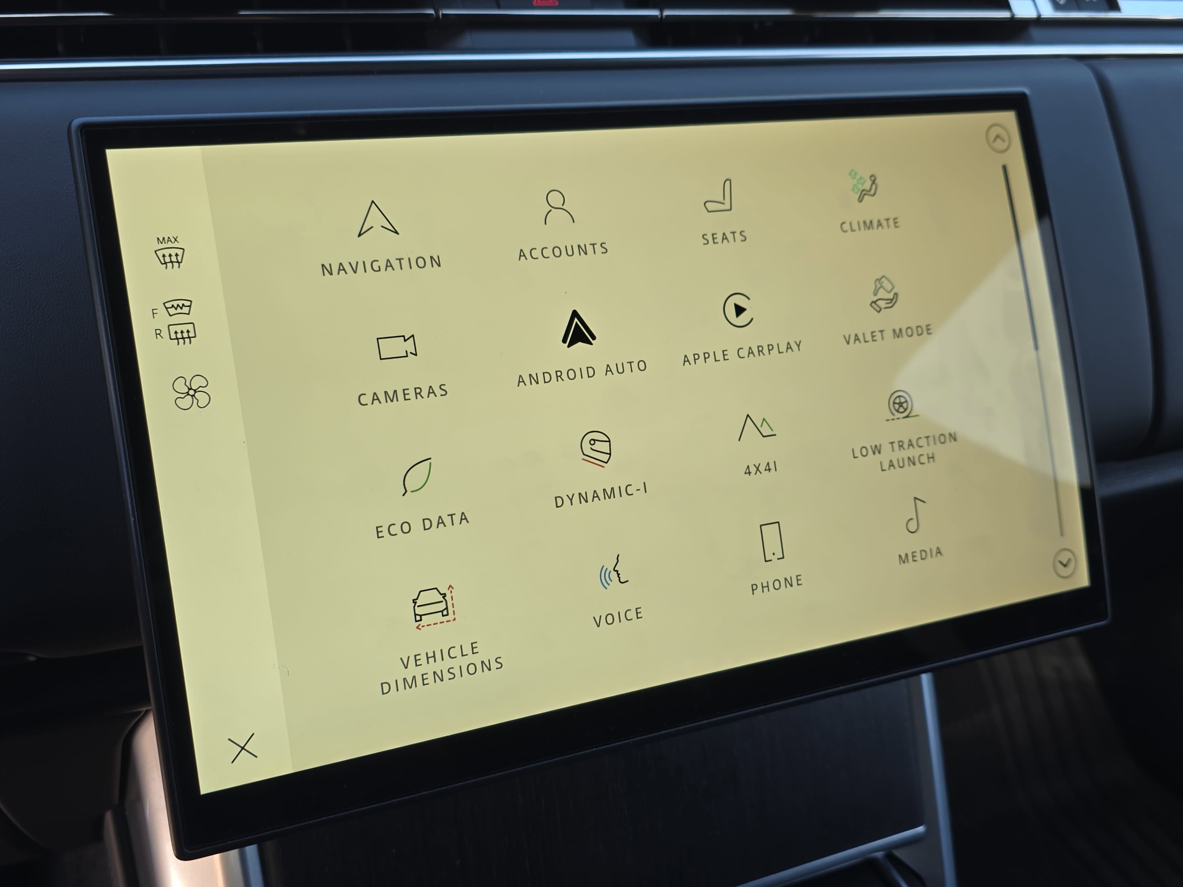 2025 Land Rover Range Rover SE