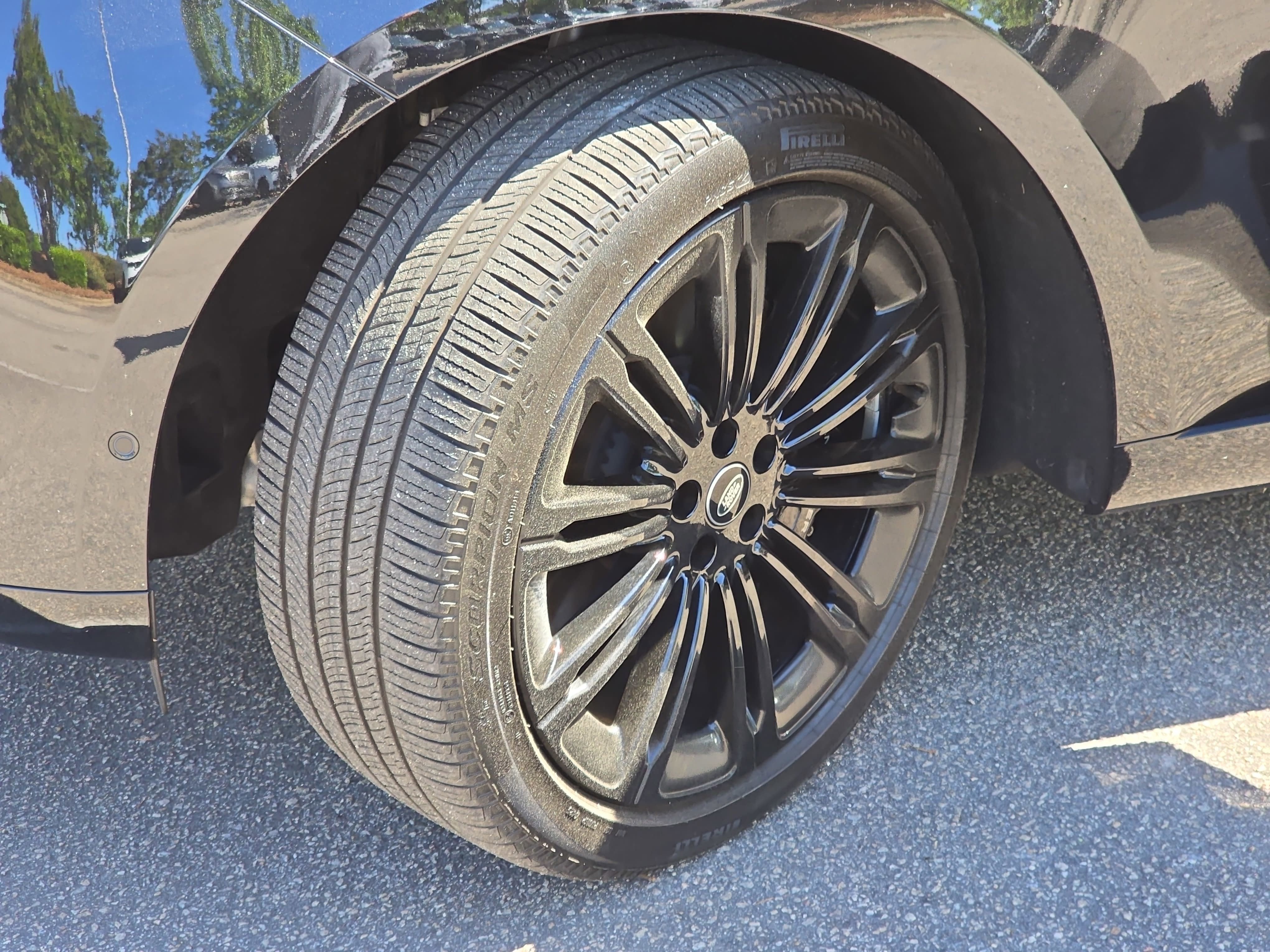 2025 Land Rover Range Rover SE