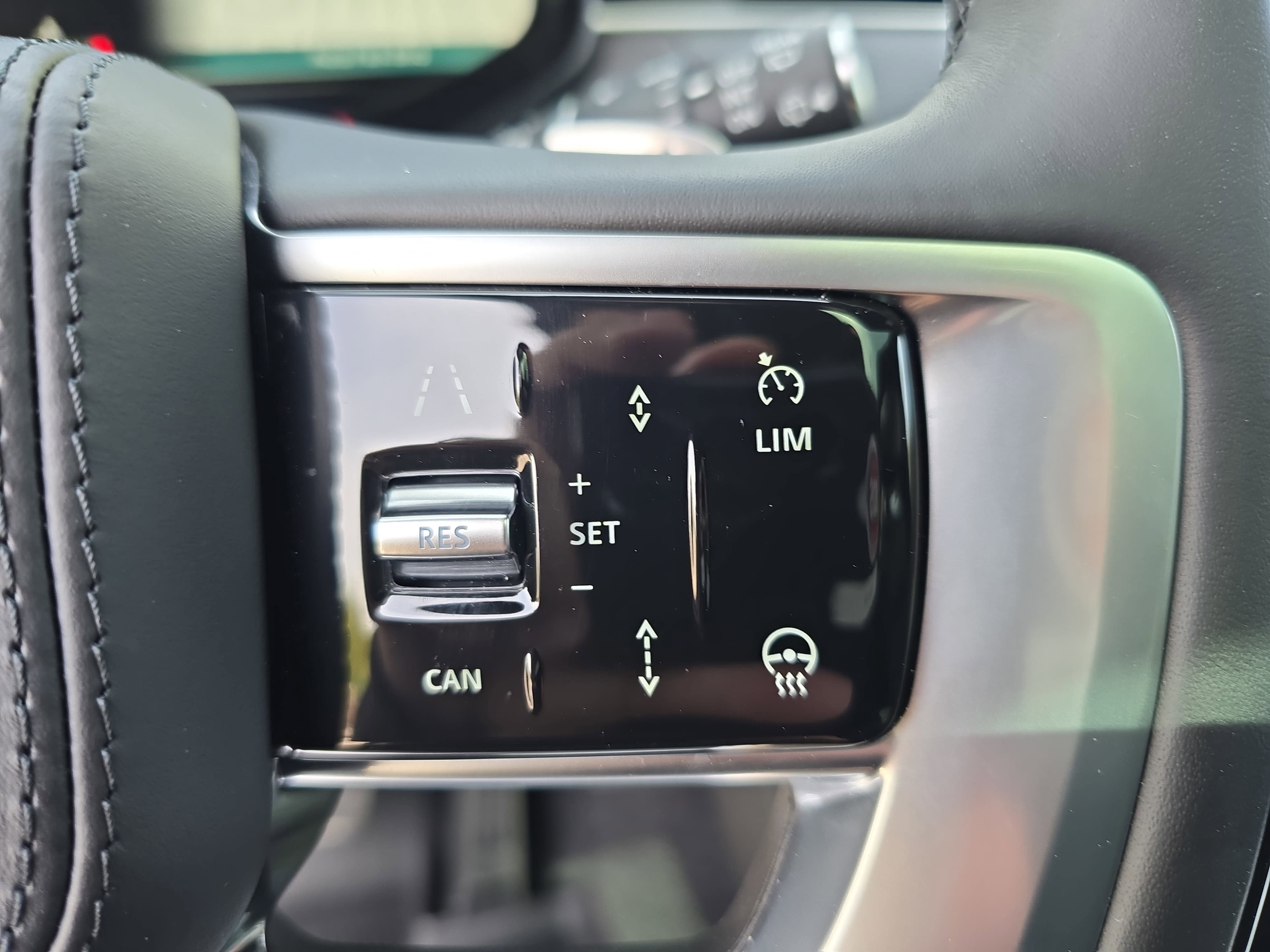 2026 Land Rover Range Rover SE