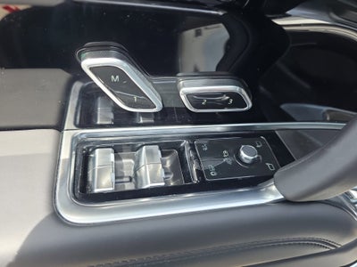 2026 Land Rover Range Rover SE