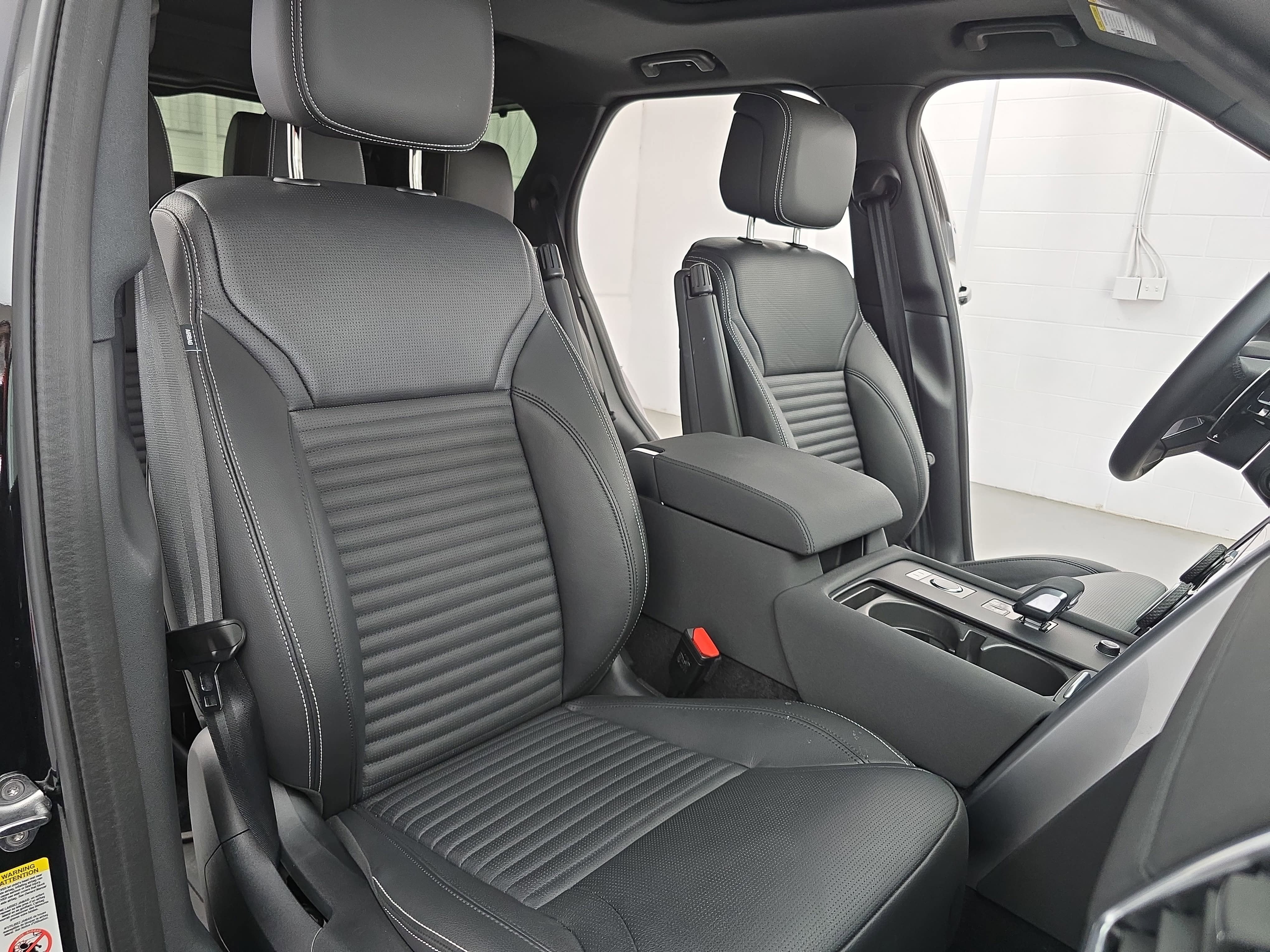 2025 Land Rover Discovery S