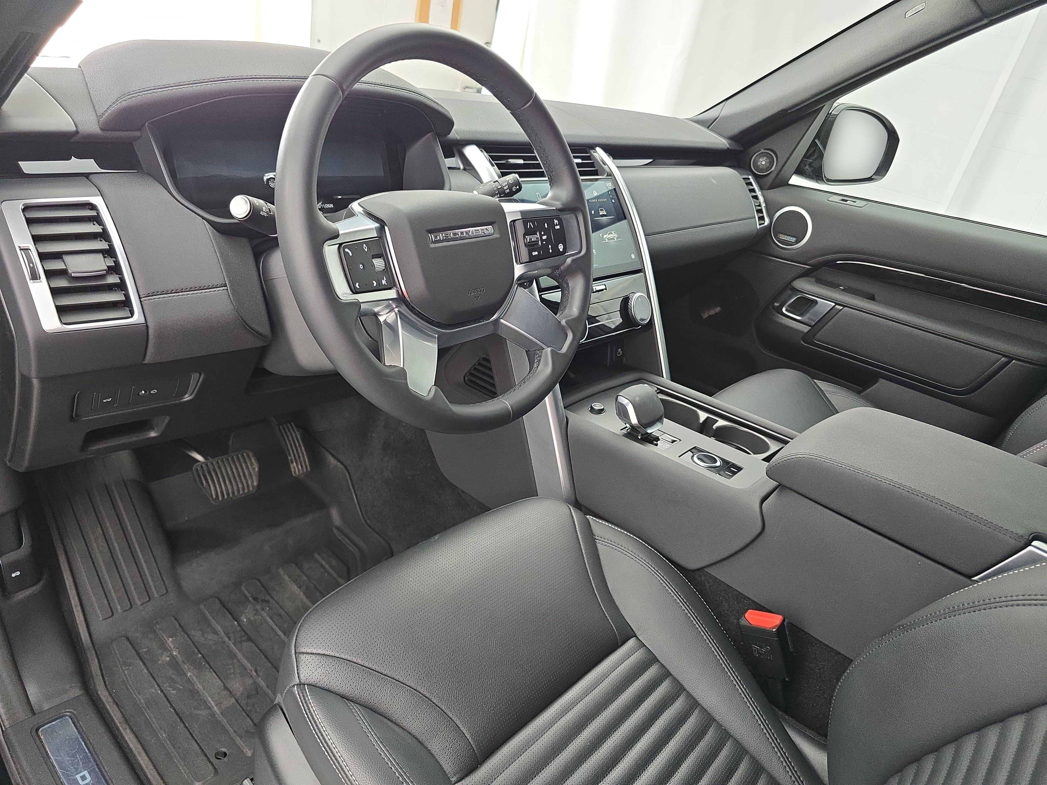 2025 Land Rover Discovery S