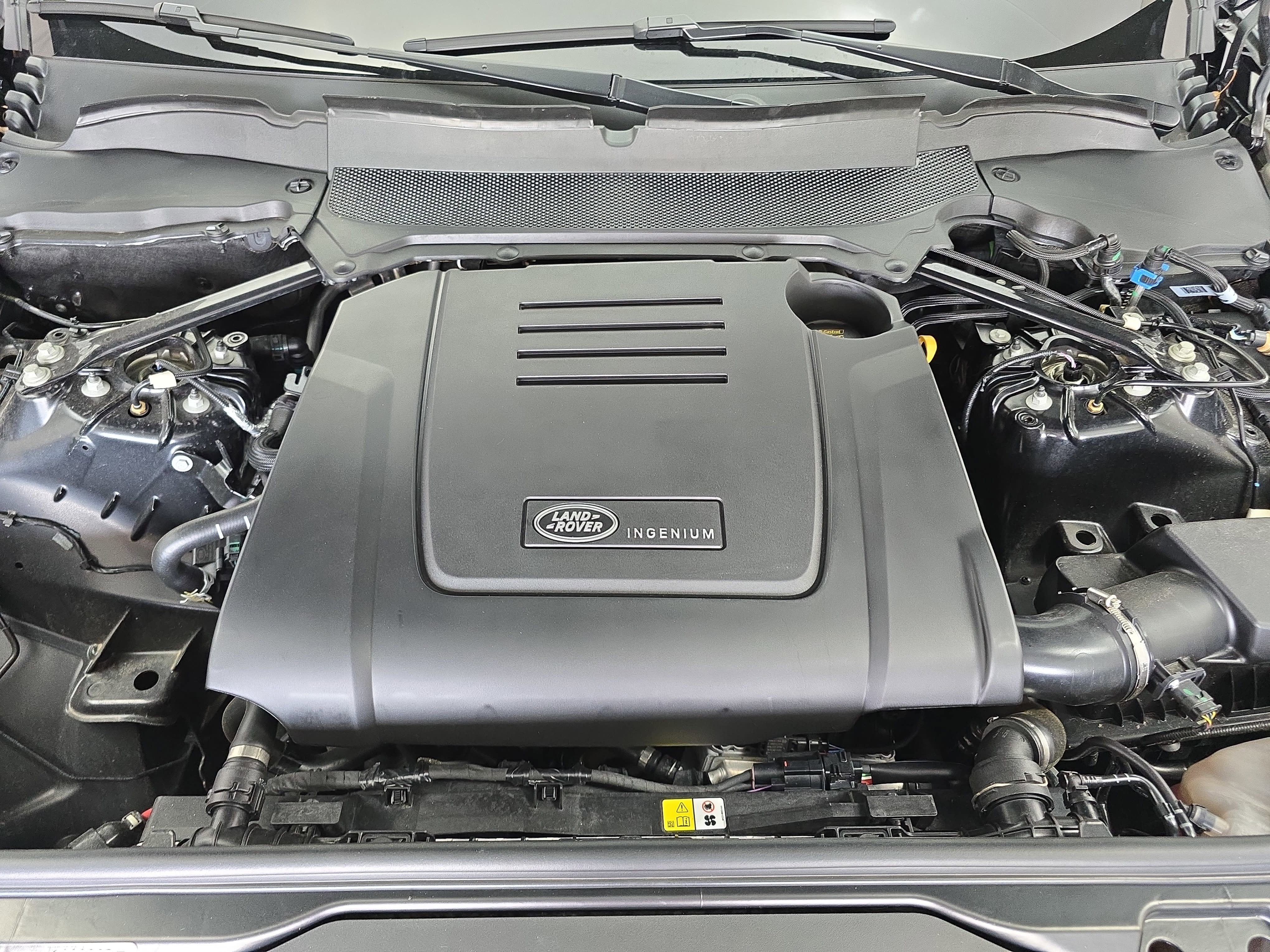 2025 Land Rover Discovery S