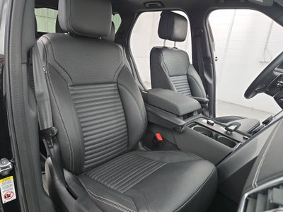 2025 Land Rover Discovery Dynamic SE