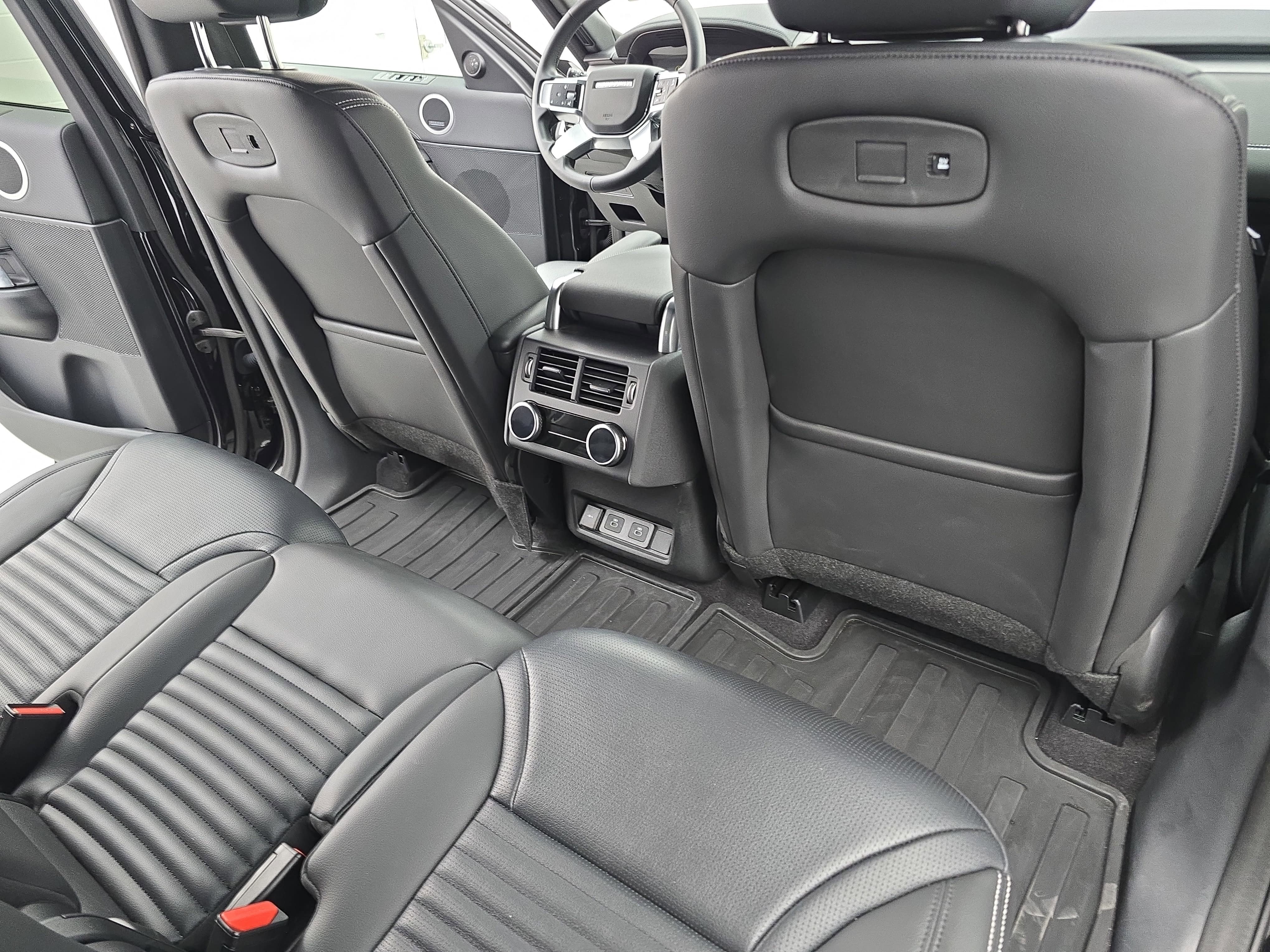 2025 Land Rover Discovery Dynamic SE