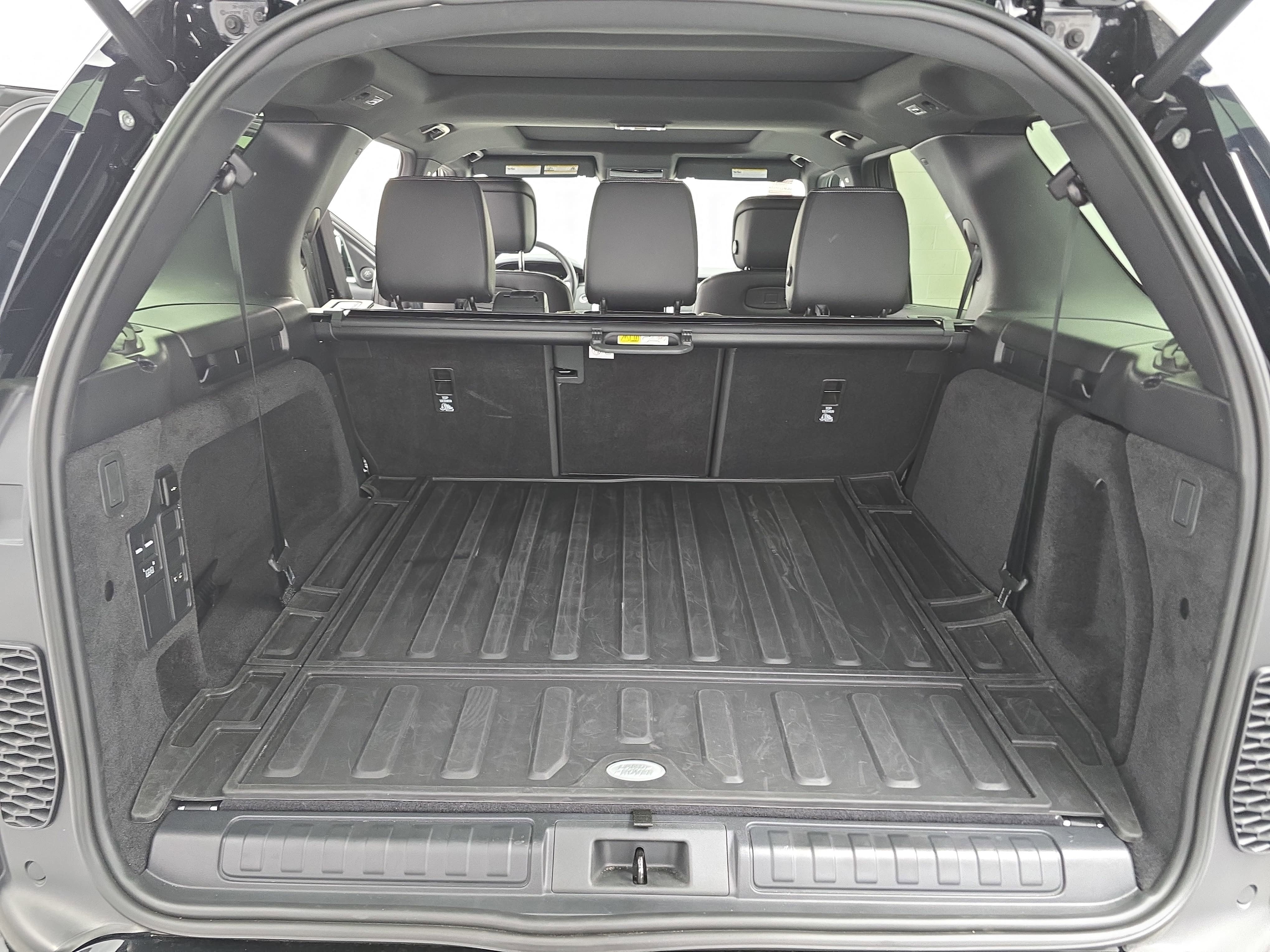 2025 Land Rover Discovery Dynamic SE