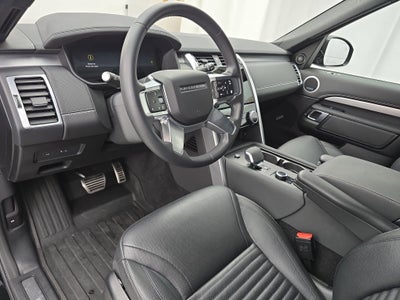 2025 Land Rover Discovery Dynamic SE