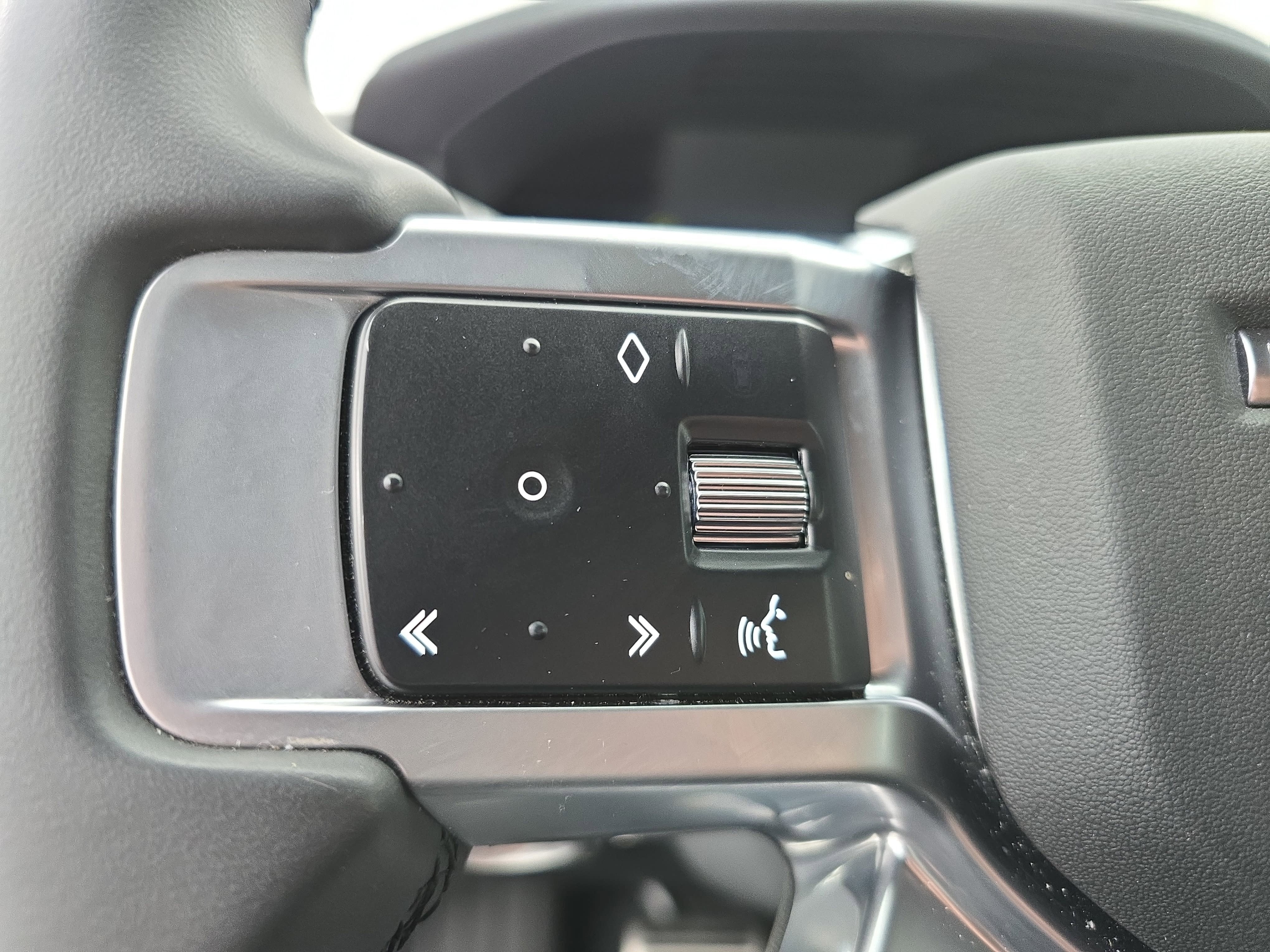 2025 Land Rover Discovery Dynamic SE