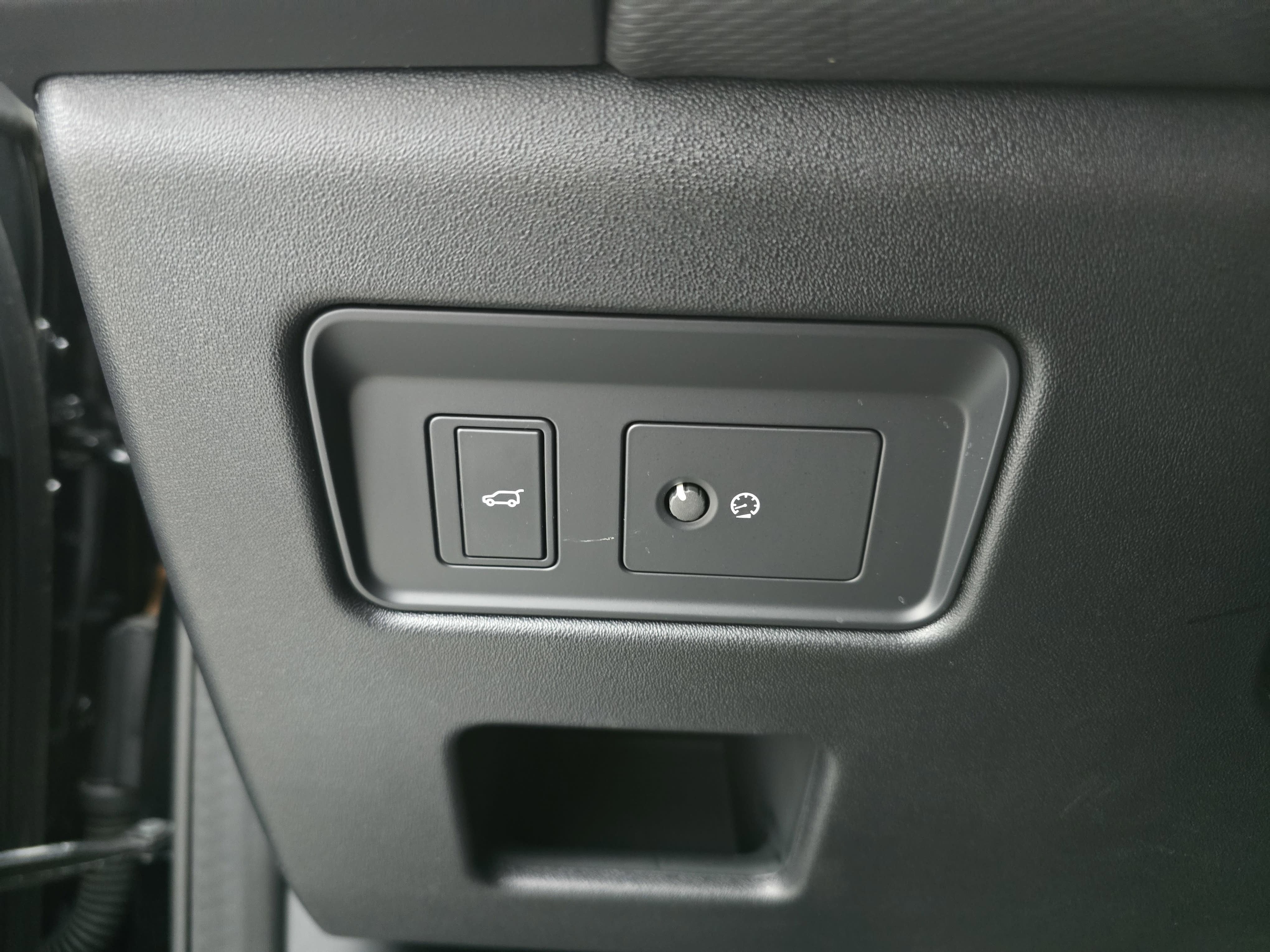 2025 Land Rover Discovery Dynamic SE