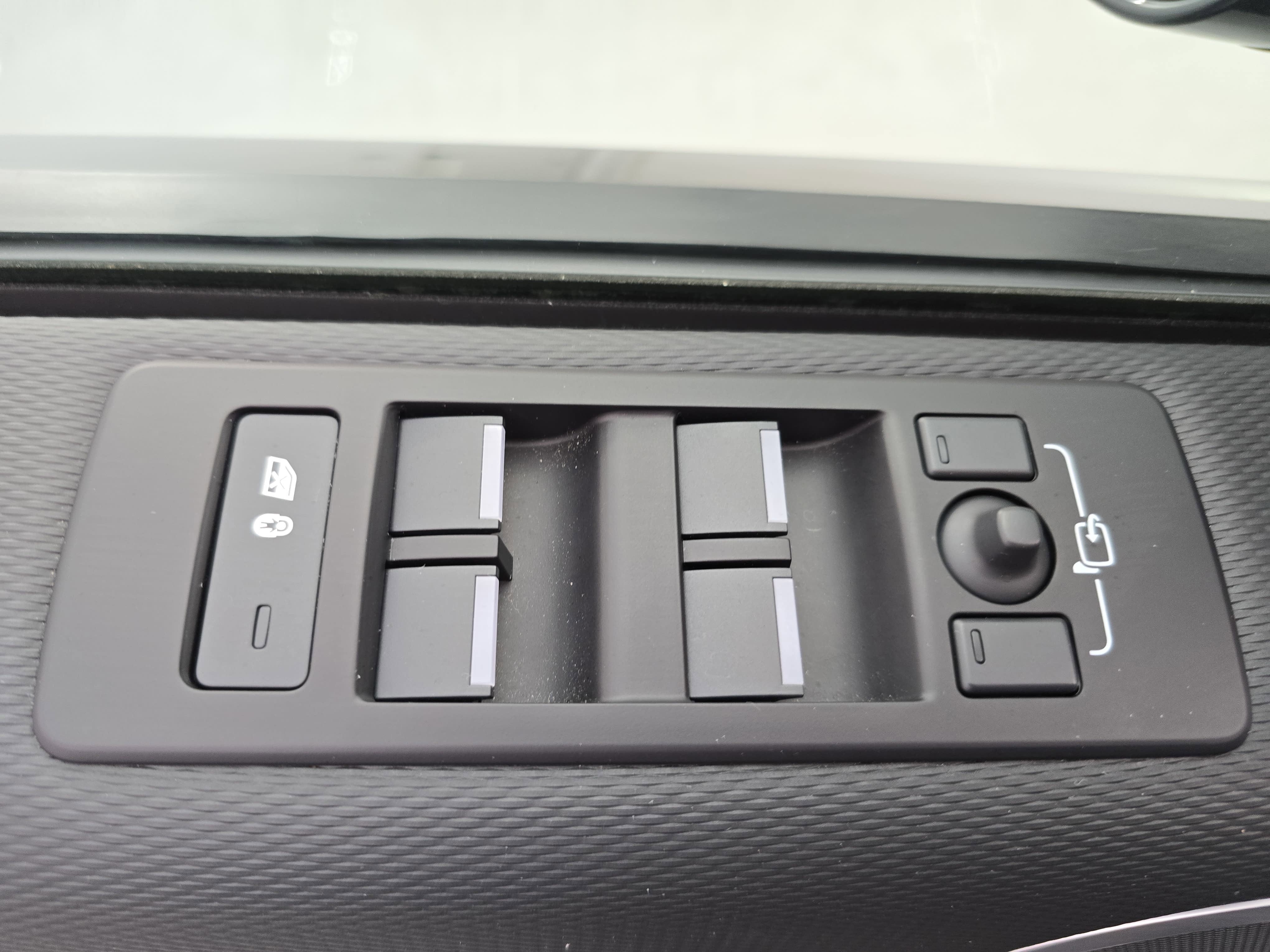 2025 Land Rover Discovery Dynamic SE