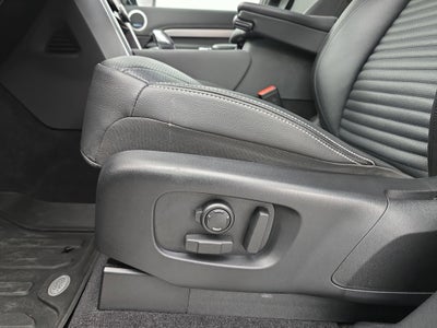 2025 Land Rover Discovery Dynamic SE