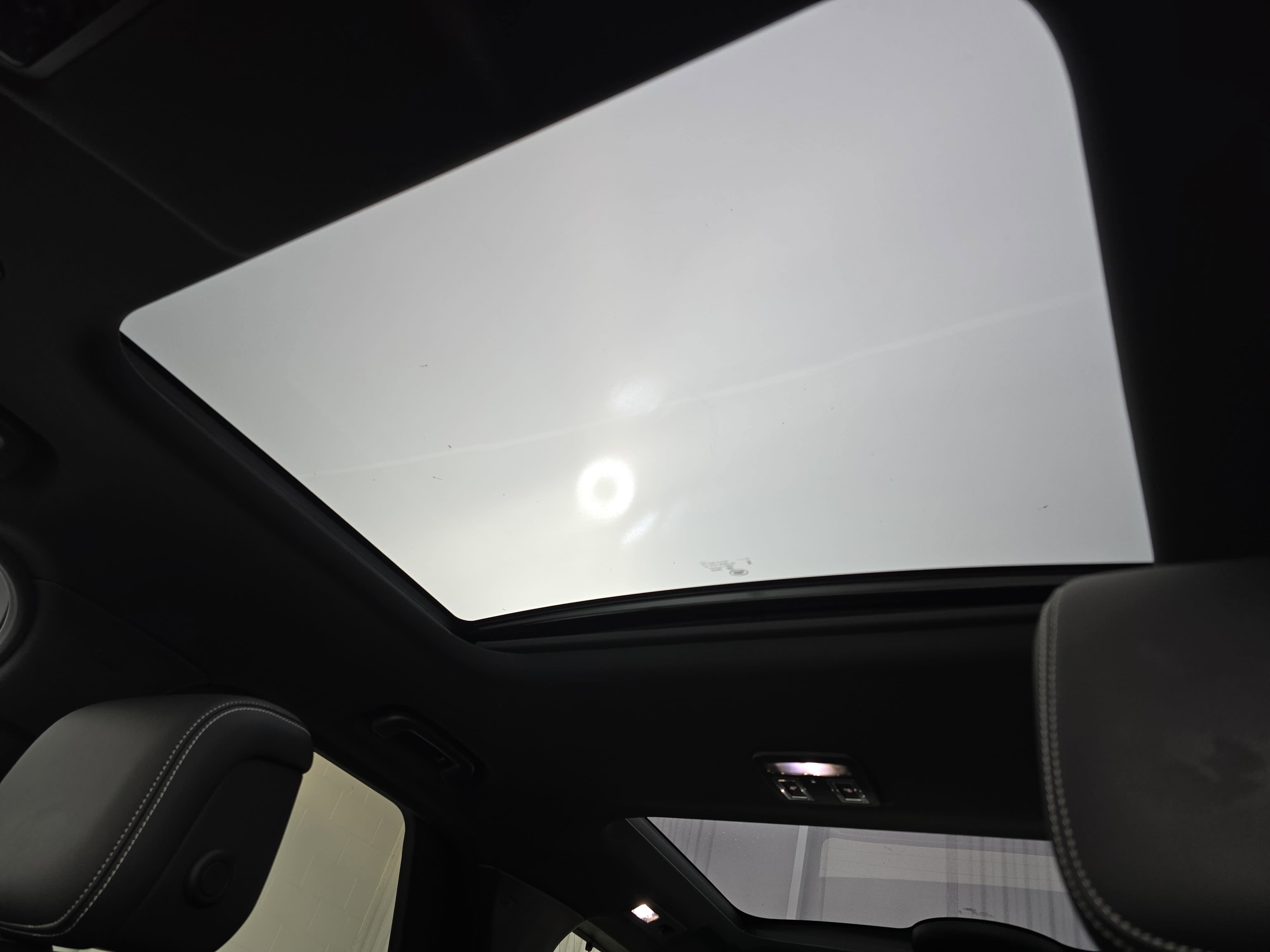 2025 Land Rover Discovery Dynamic SE