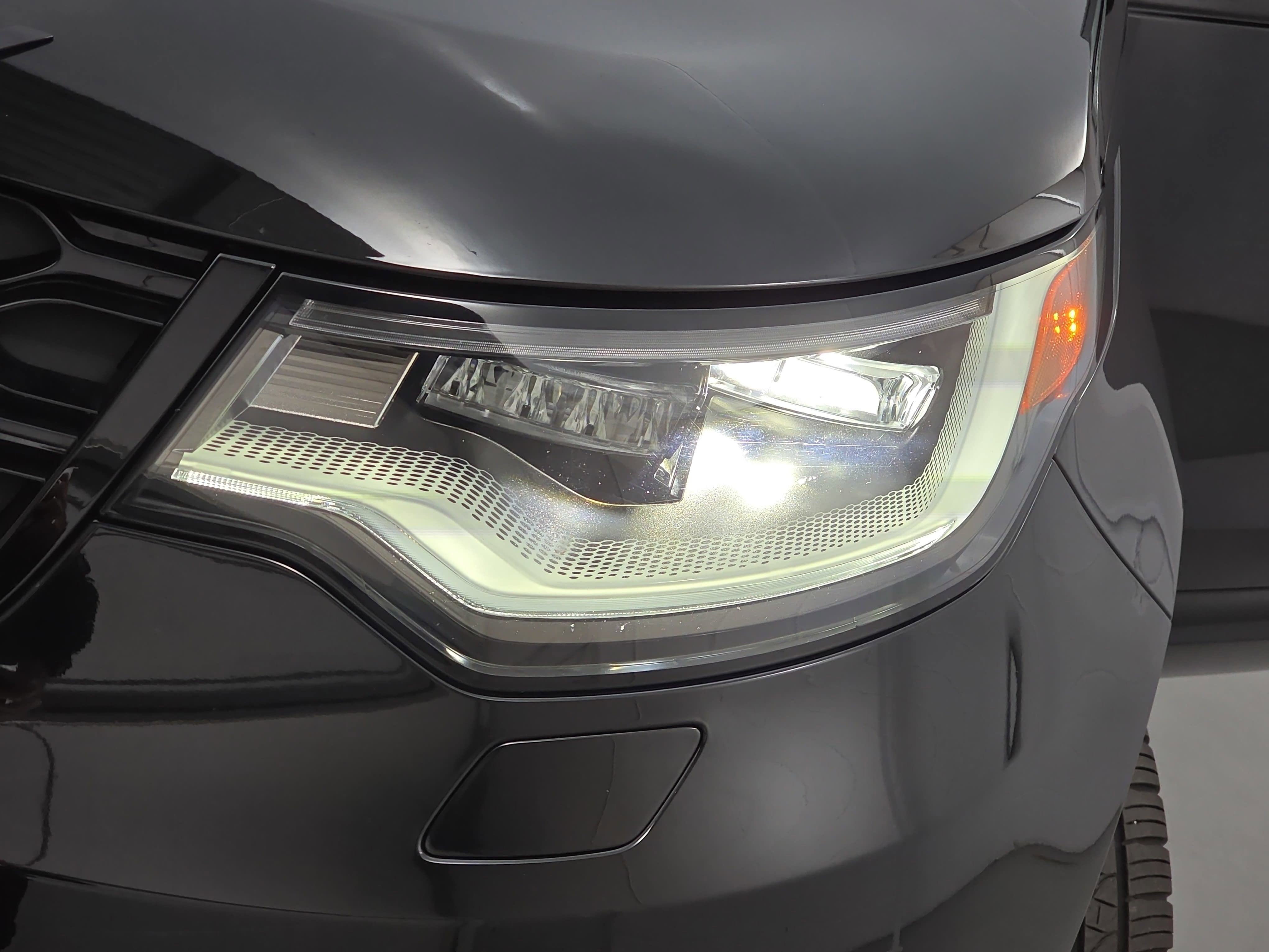 2025 Land Rover Discovery Dynamic SE