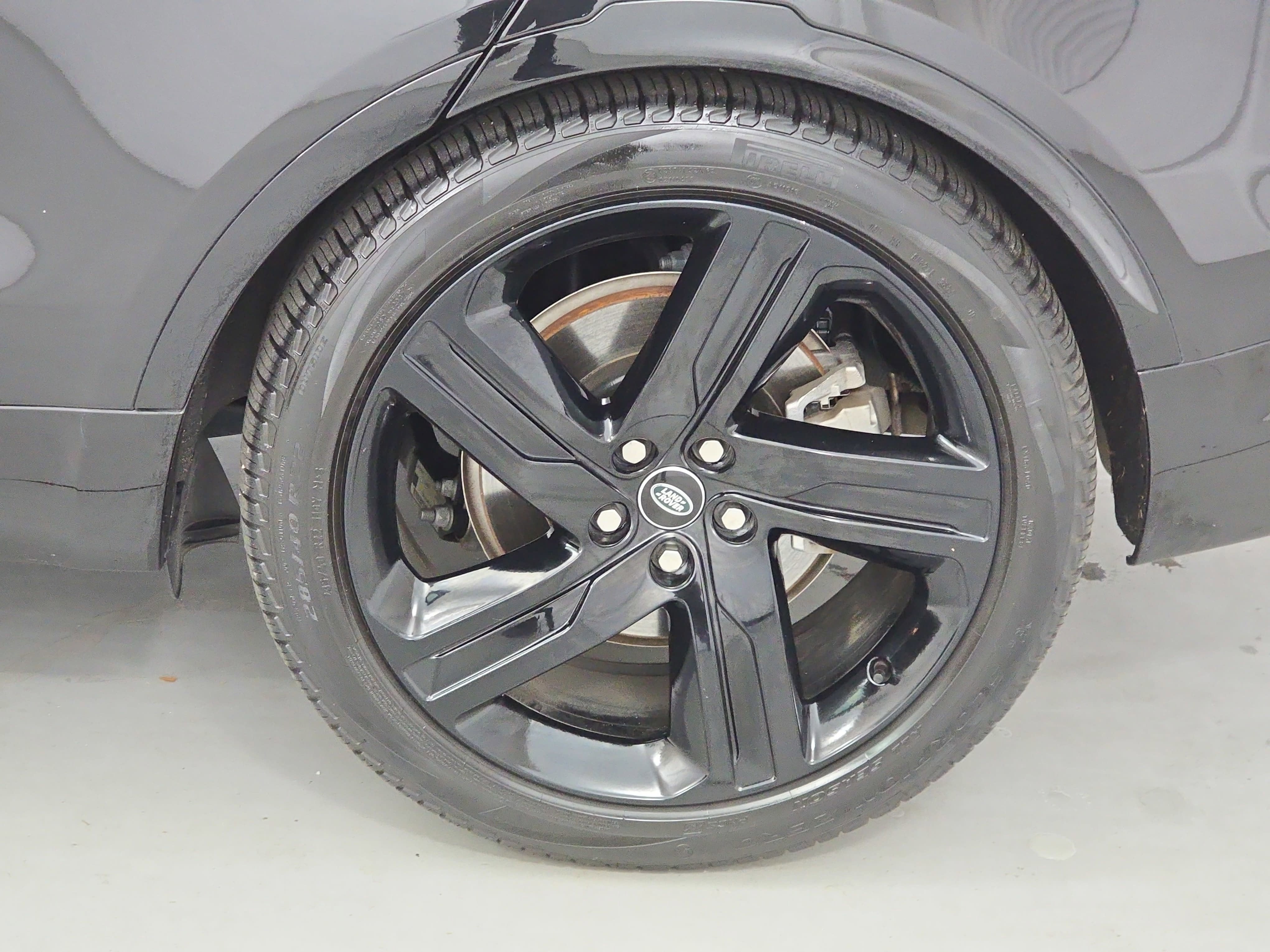 2025 Land Rover Discovery Dynamic SE